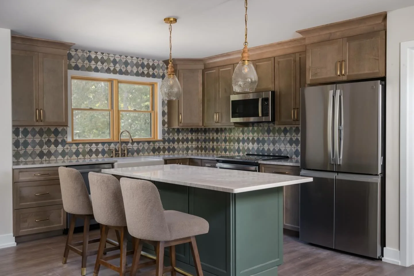Loving these rich greens for St Patrick&rsquo;s day. 

With the warm wood tones and tile pattern, this kitchen really feels inviting. 

Design: @goldleaf_designs 

Photos shot and copyrighted by @willventuresphoto please reach out for licensing info 