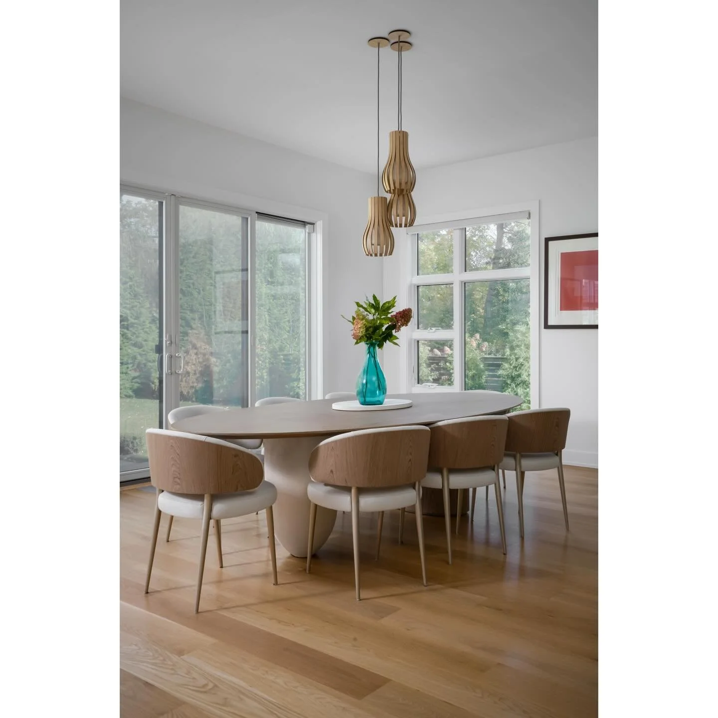 Dining in style!

Stellar furniture choices and plenty of natural light coming together for an awesome gathering place.

Design: @fredahowardinteriors 

Photos shot and copyrighted by @willventuresphoto please reach out for licensing info and shoot i