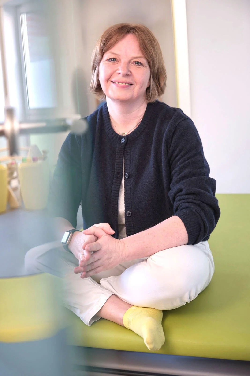 sandra-wedemeyer-swip-kindertherapie-muenster-lächelt-in-die-kamera