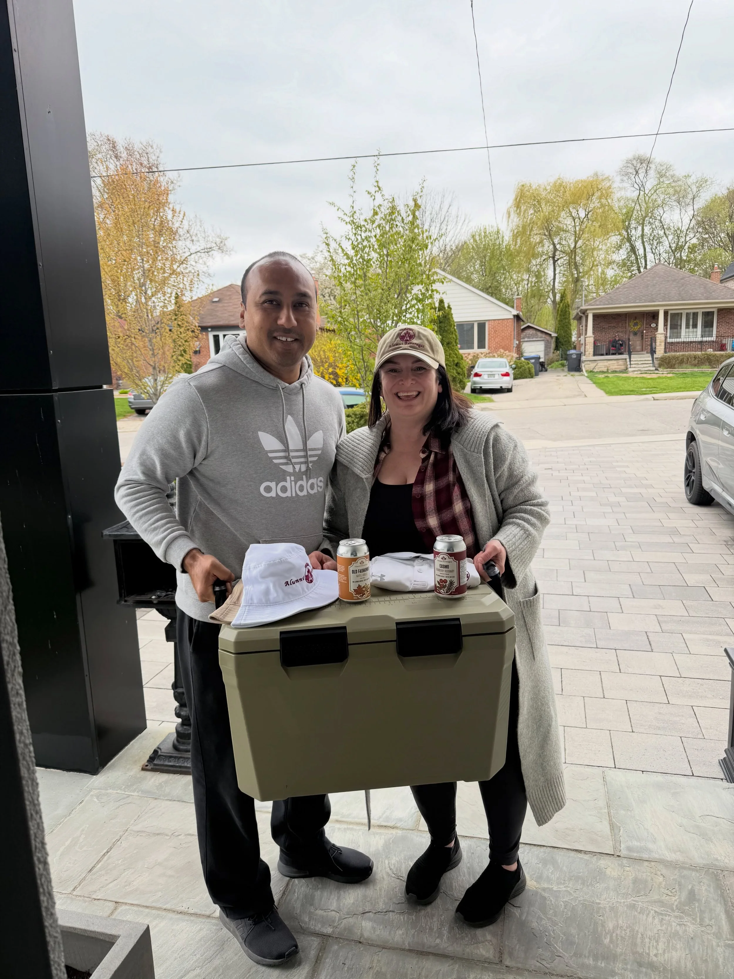 Starting the summer off right! Congratulations to our #homeshowTO contest winners who took home the cooler full of Alumni Beverage drinks and merch! Thanks for all the conversations and hope you love the beverage! 💯#alumnibeverages #zeroproof #mockt