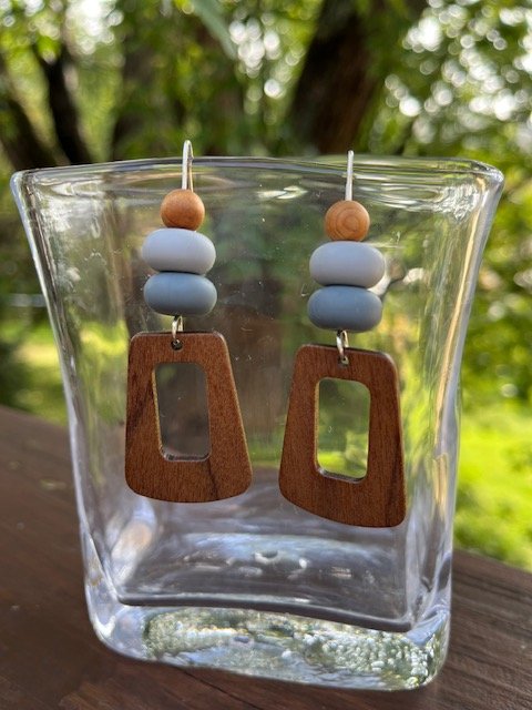 Beginner Jewelry Making: Beaded Earrings (October 29)