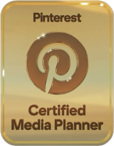 Medaglia dorata con il logo di Pinterest e le scritte "Pinterest Certified Media Planner".