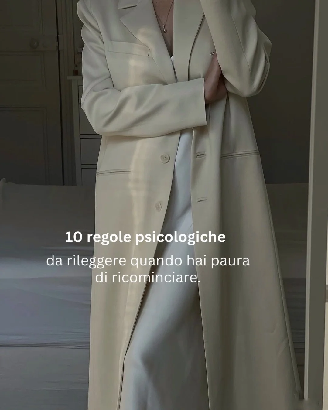 Ricominciare non &egrave; un problema operativo.
&Egrave; un problema identitario.

Ogni salto crea frizione.
Ogni evoluzione mette in discussione ci&ograve; che eri.

Se in questo momento senti paura,
non &egrave; segno che stai sbagliando.
&Egrave;