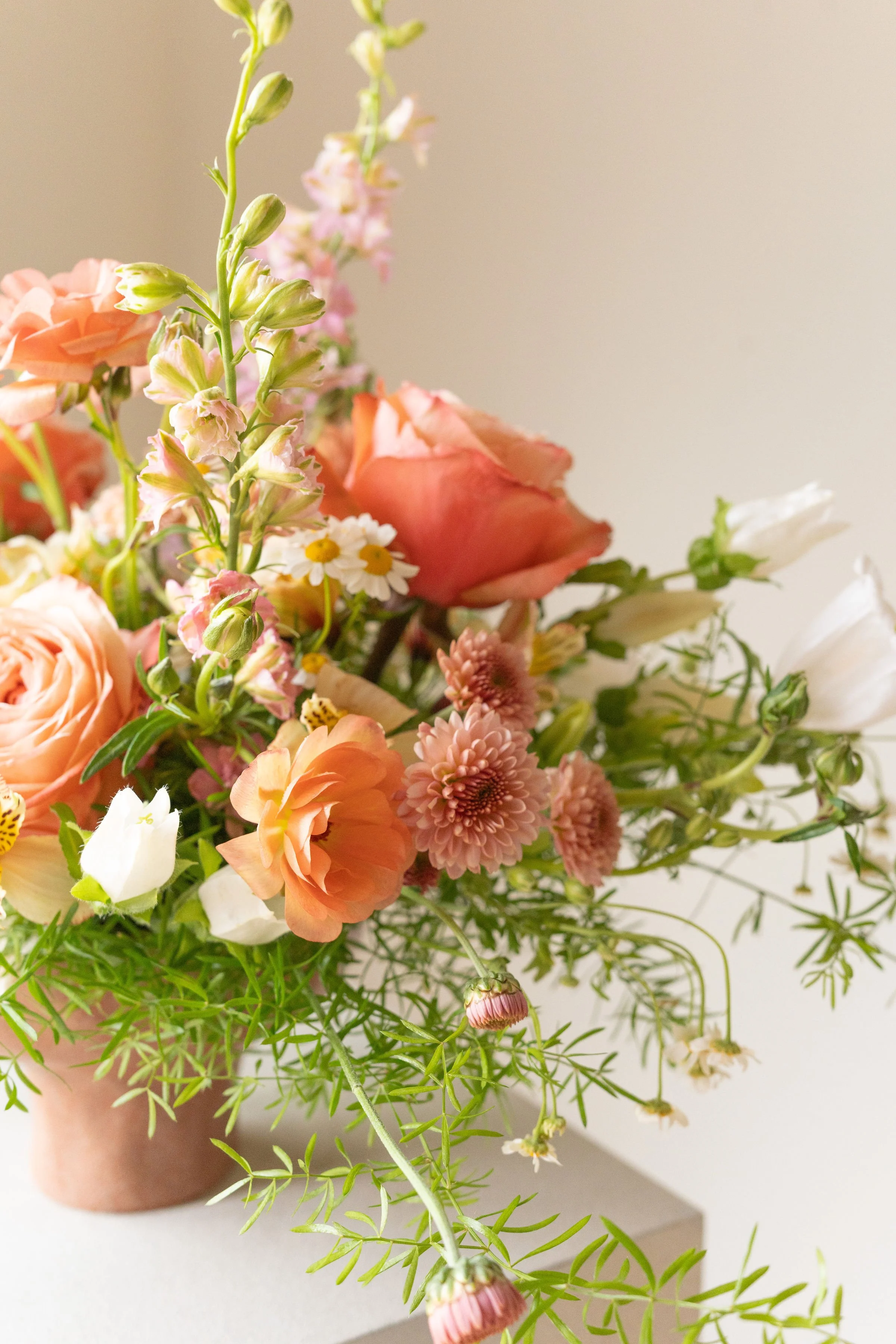 OMAHA.WEDDING.FLORIST.BOUQUET_linseyhuffakerphoto.47.jpg