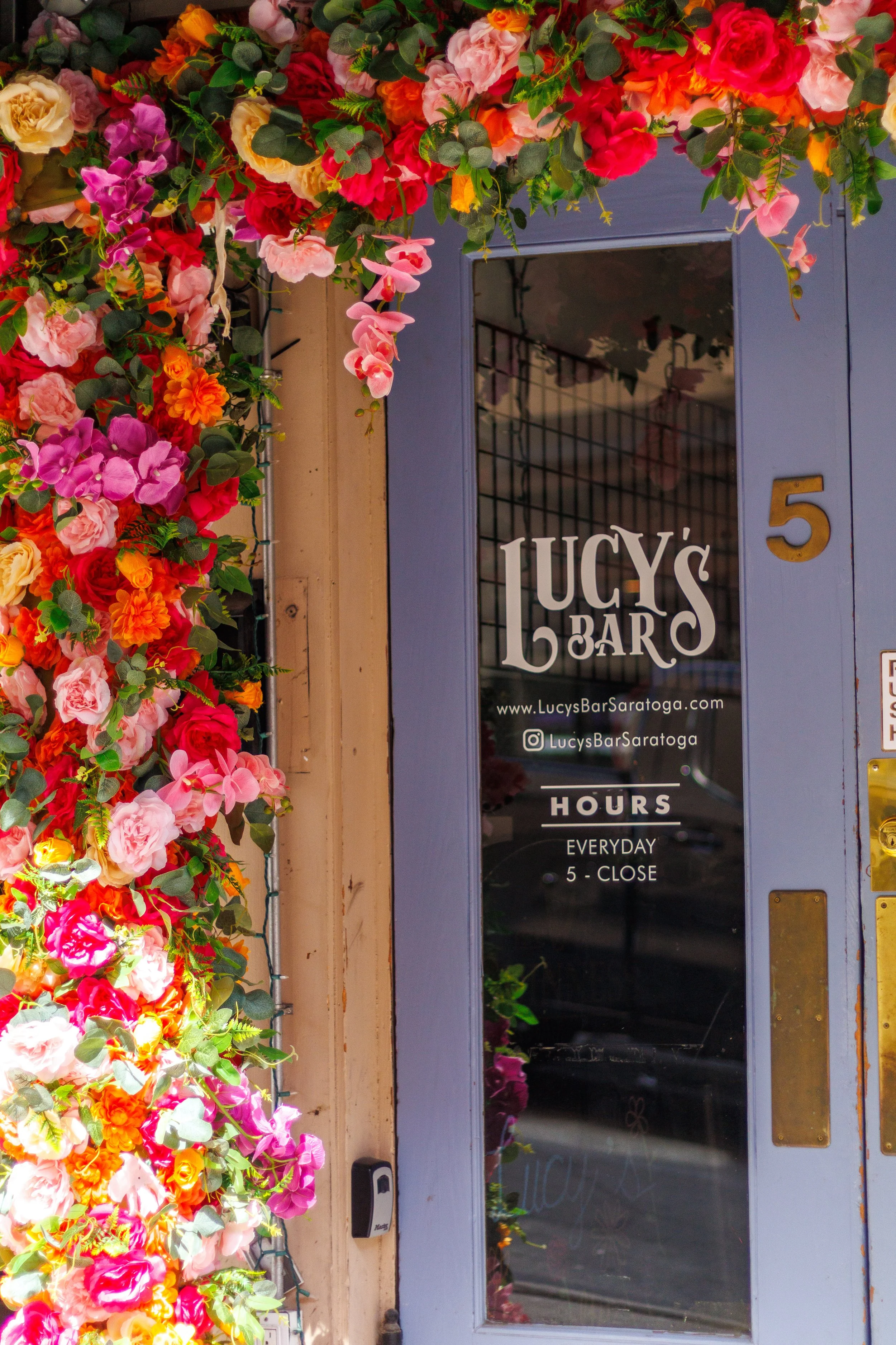 Lucy's Bar