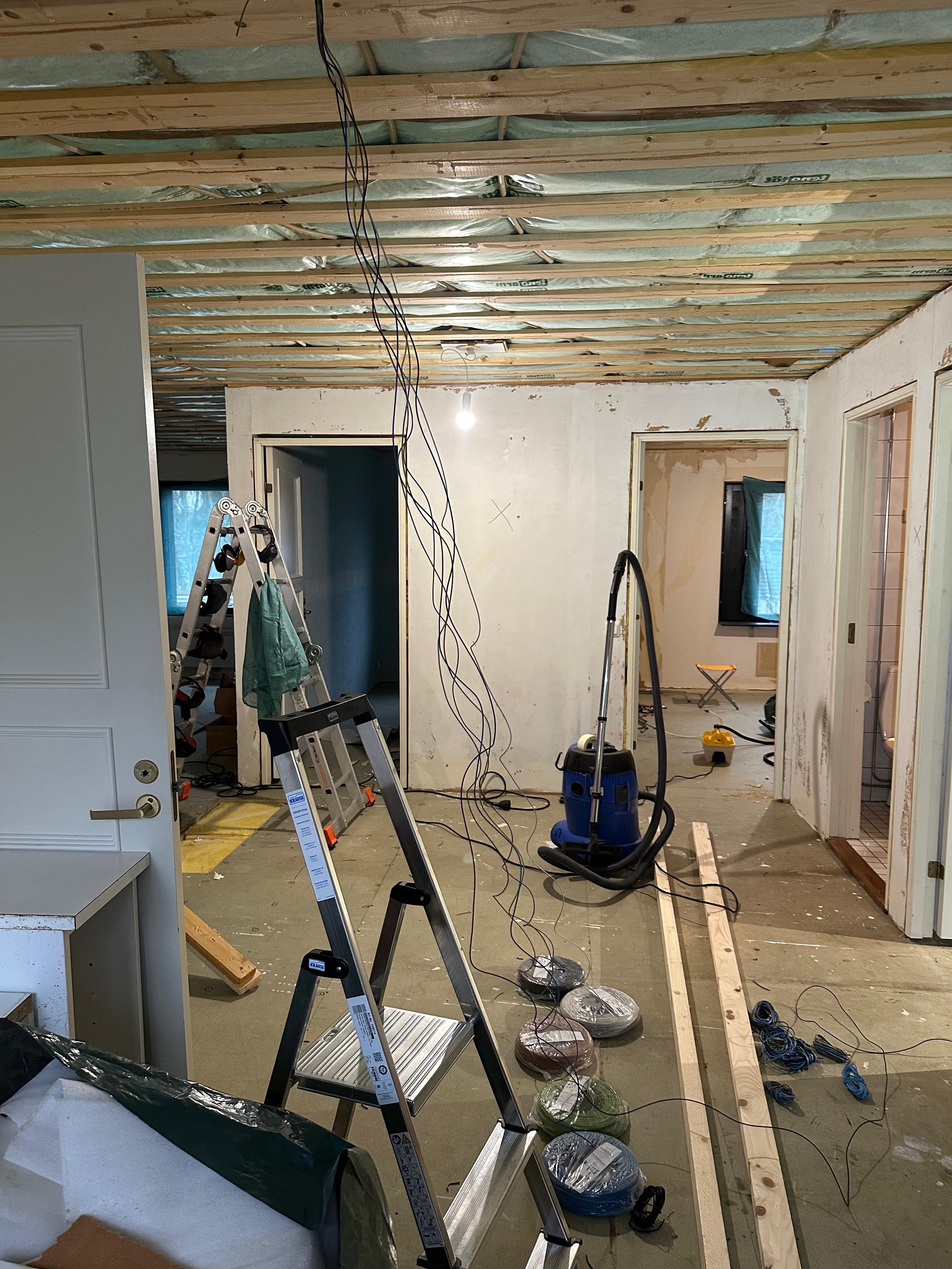 Saneeraus valaisimet kaapelointi sähköistys kytkennät 