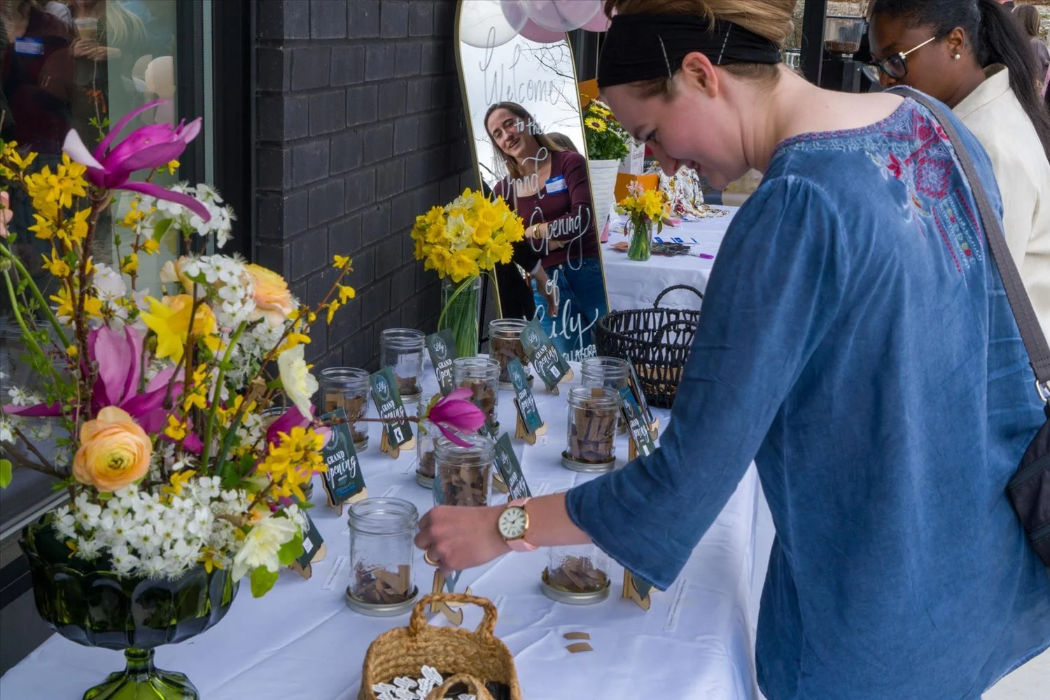 04-04-Lily Grand Opening-2868579-.jpg