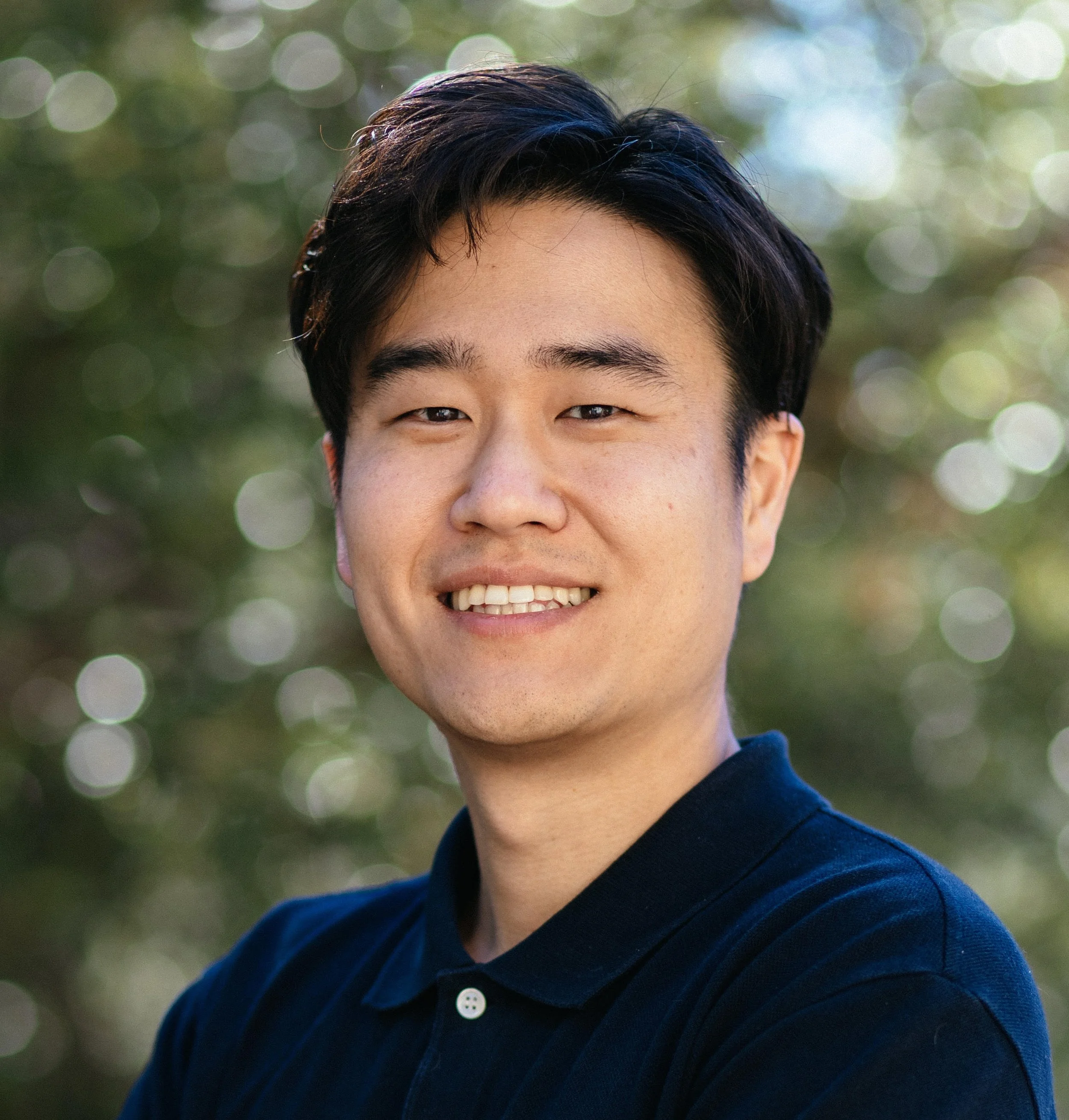 Headshot image of Ray Kim