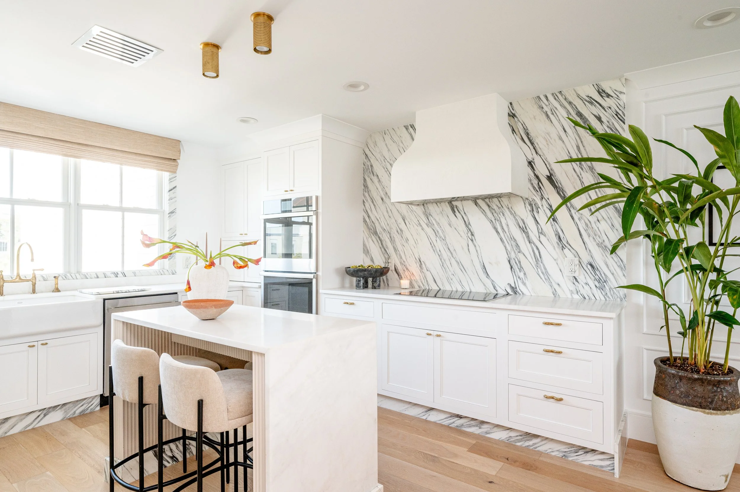 The Art of Luxury Kitchens in Charleston’s Historic Homes