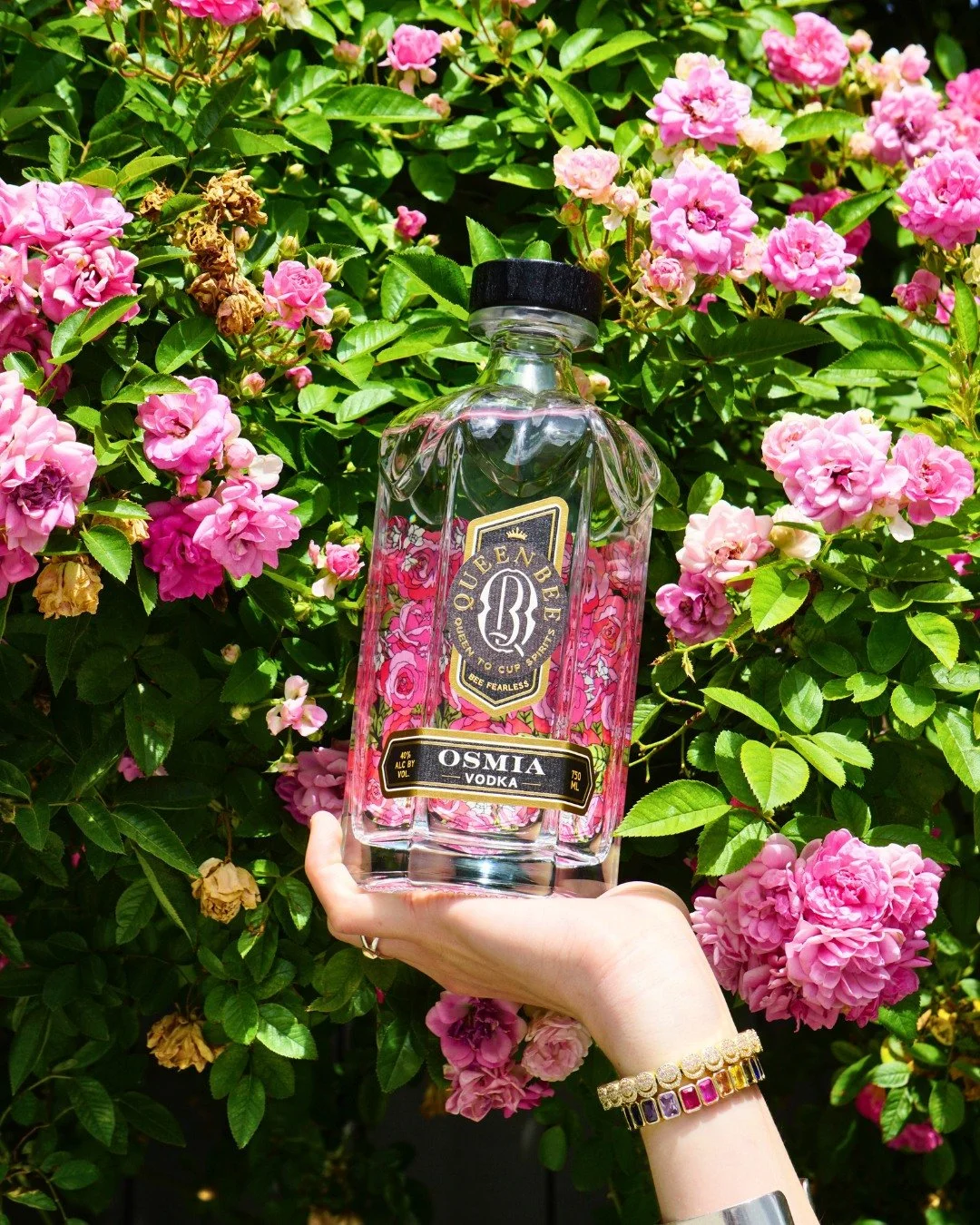 Inspired by a life-long friendship and an eye on ingredients, Catharine and Kim founded Queen Bee Distilling. We are a woman-owned company dedicated to making small-batch luxury spirits, focusing on clean ingredients that are chemical and additive-fr