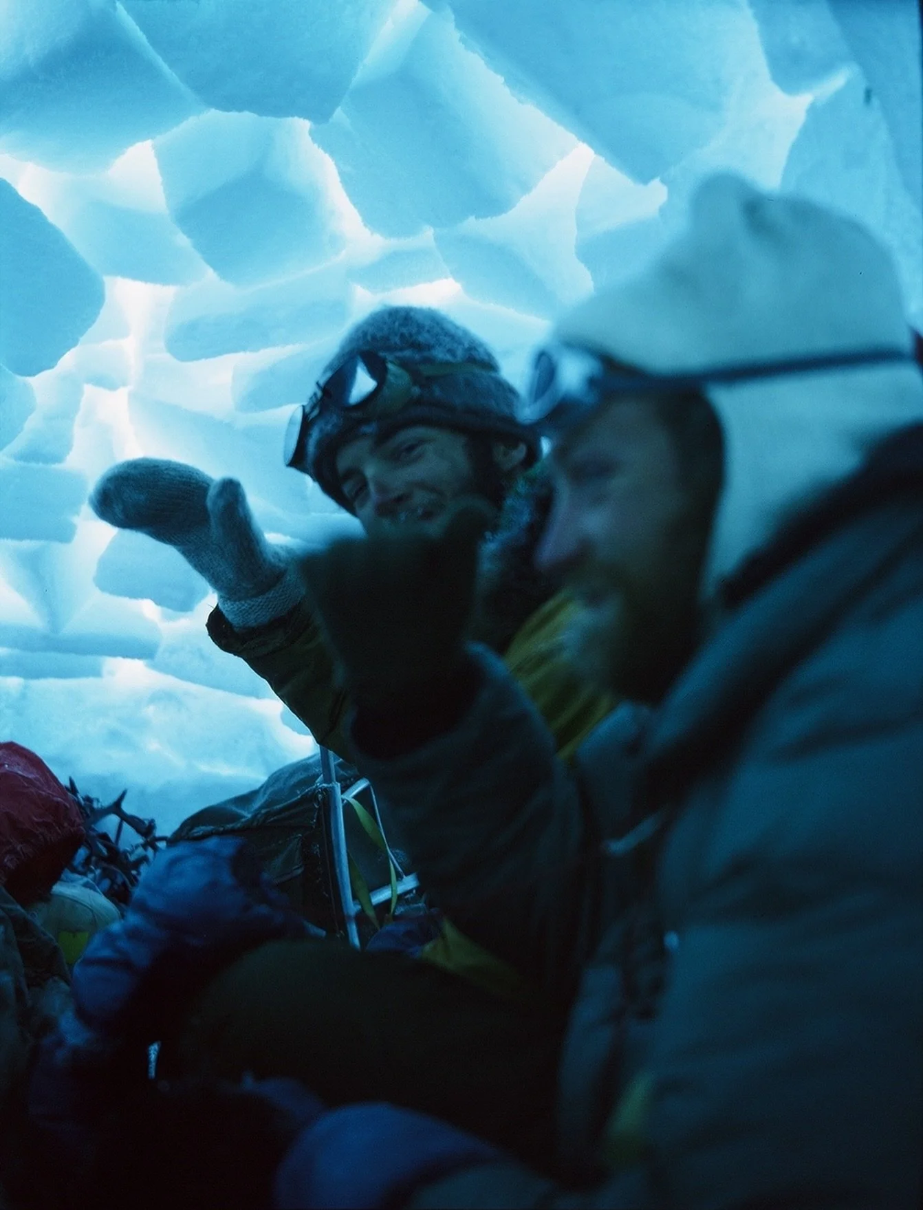 when the airbnb says &lsquo;rustic&rsquo; ❄️