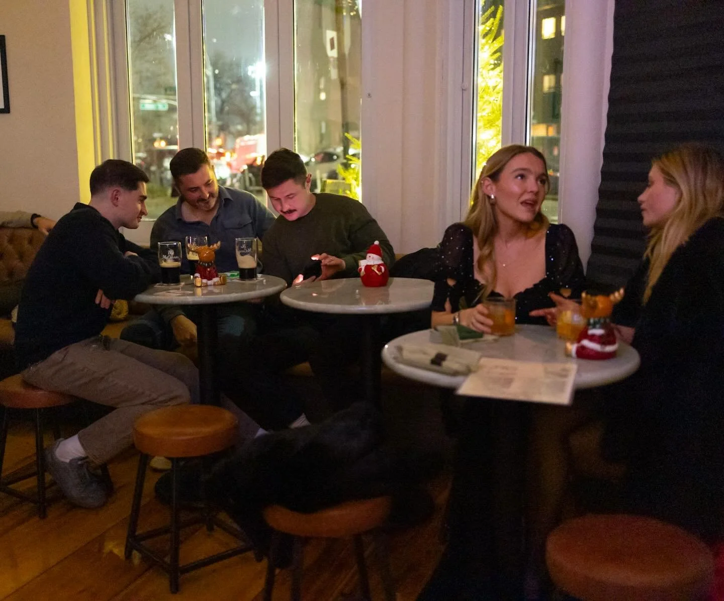 Gangs all here for Wednesdays at 595! Knicks vs Clippers at 7:30, come hang! 🏀🍻