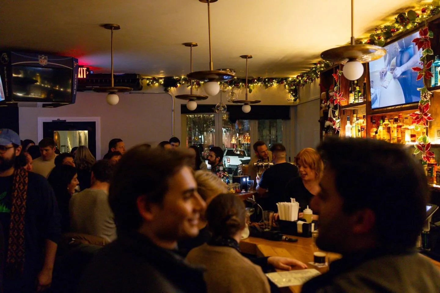 Grab your crew and come cozy up with us for this icy weekend! ❄️☃️🔥🍻