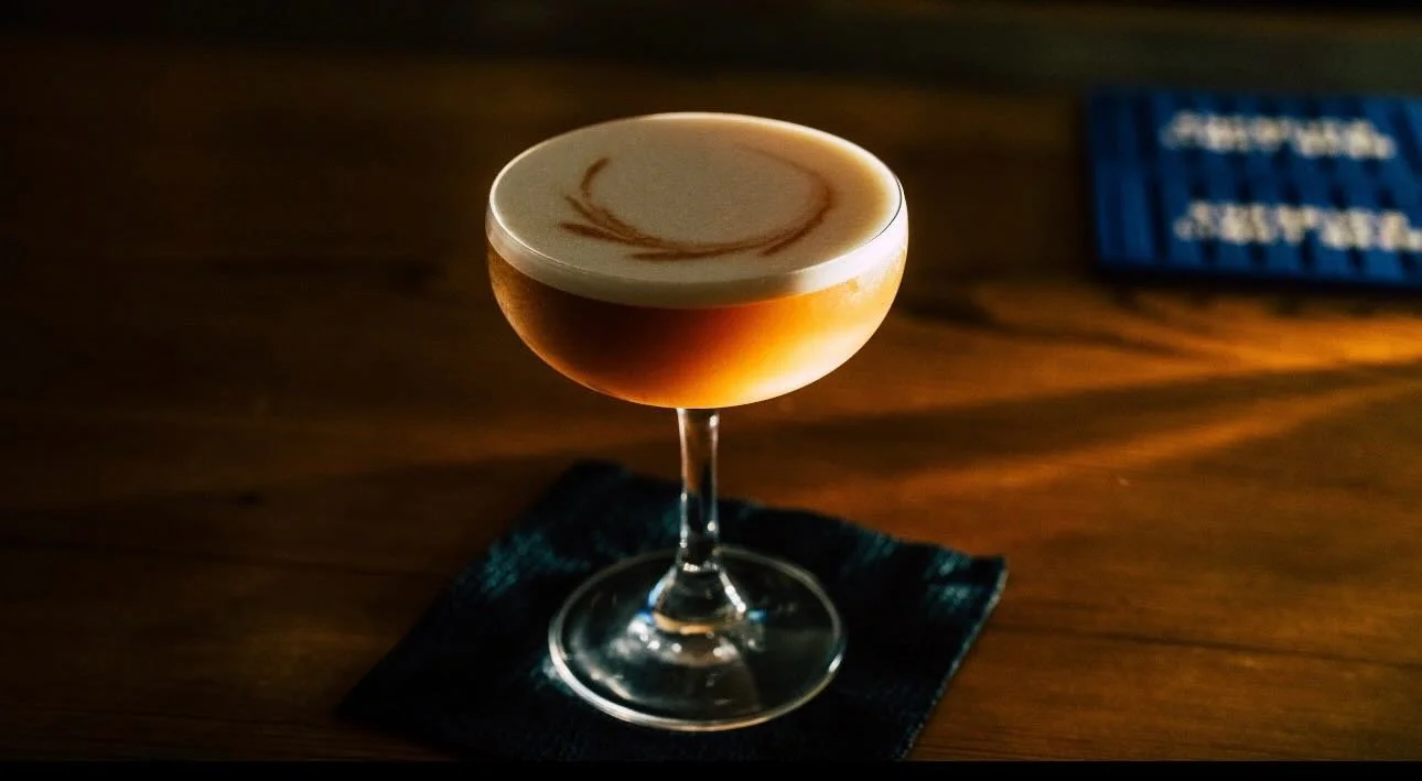 A Thursday well spent starts with a drink in hand 🍸 📍595 union ave , Williamsburg 
#visitbrooklyn #williamsburgnyc