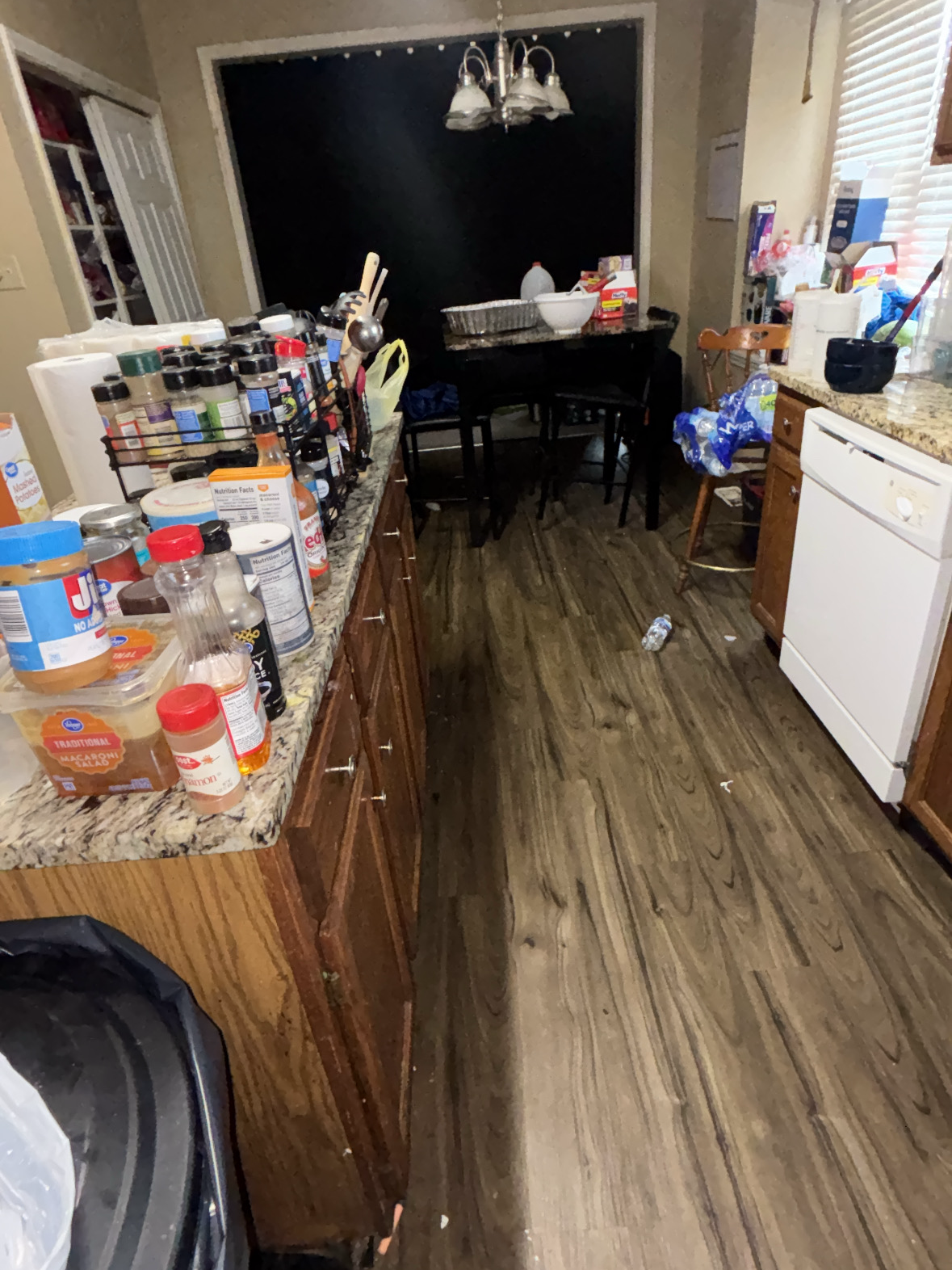 Deep Cleaning Kitchen.png