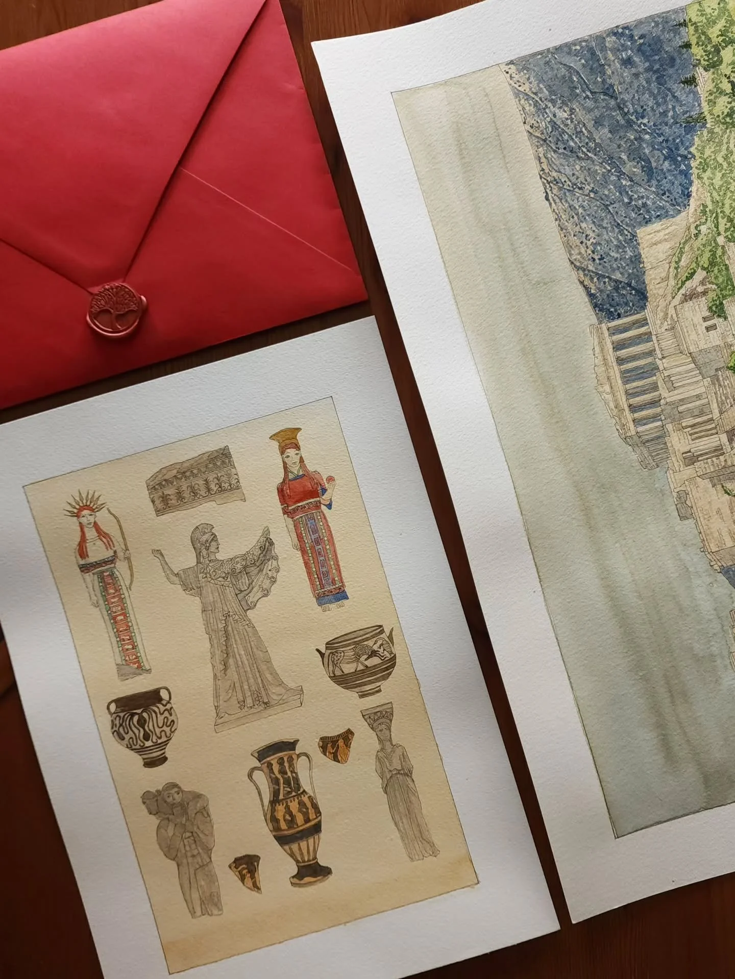 [Coffrets d&rsquo;Artefacts]

Cette planche d'illustrations rassemble plusieurs artefacts embl&eacute;matiques de l'Acropole d'Ath&egrave;nes. Les avez-vous reconnus ?

Petite anecdote : le mot Acropole signifie litt&eacute;ralement &laquo; ville hau