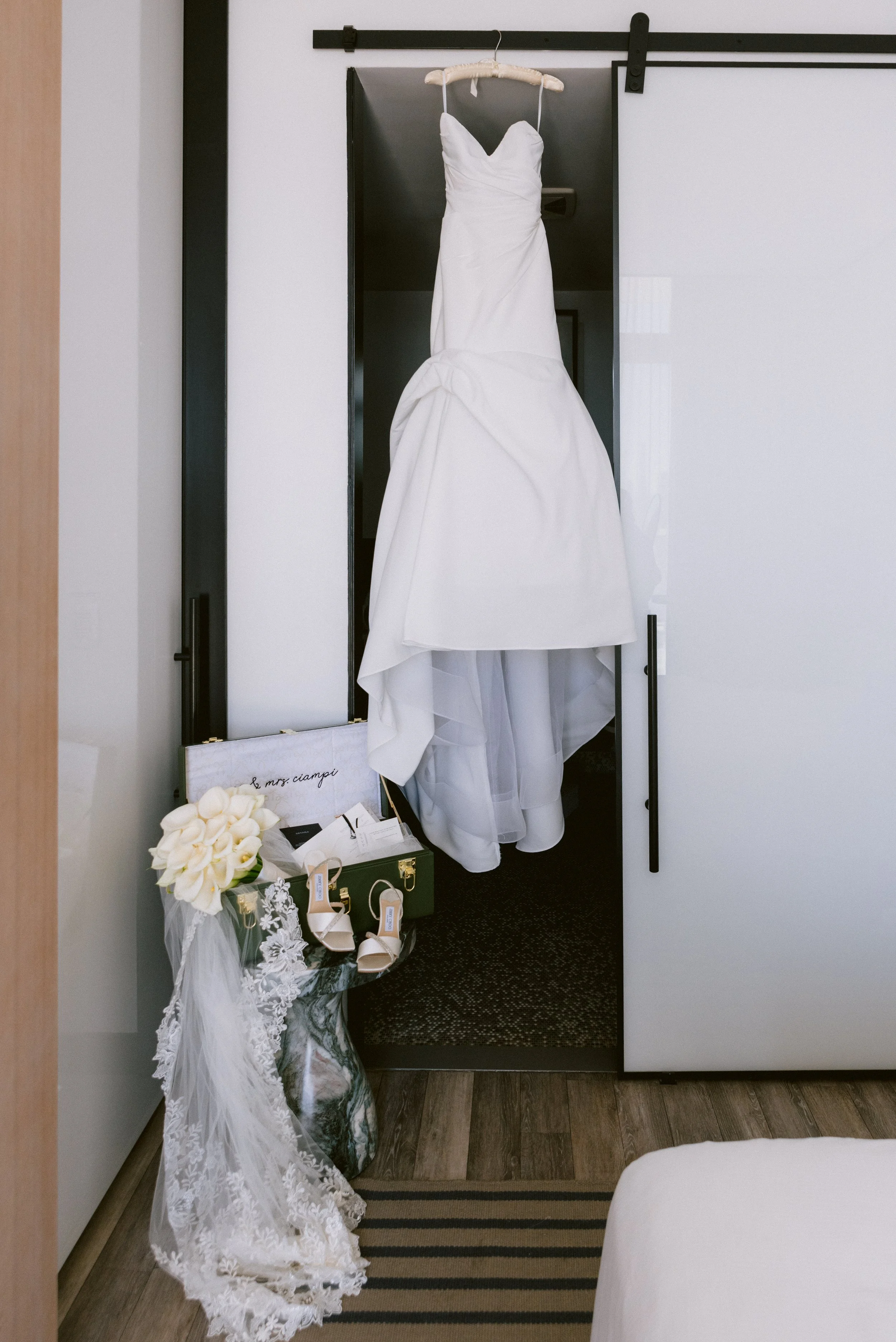CCP_250920_RyanNicole_Wedding_Teasers_0023.jpg