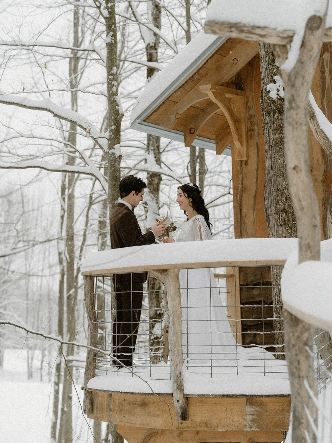 Daniella &amp; Jake - winter wonderland elopement @ The Treehouse!