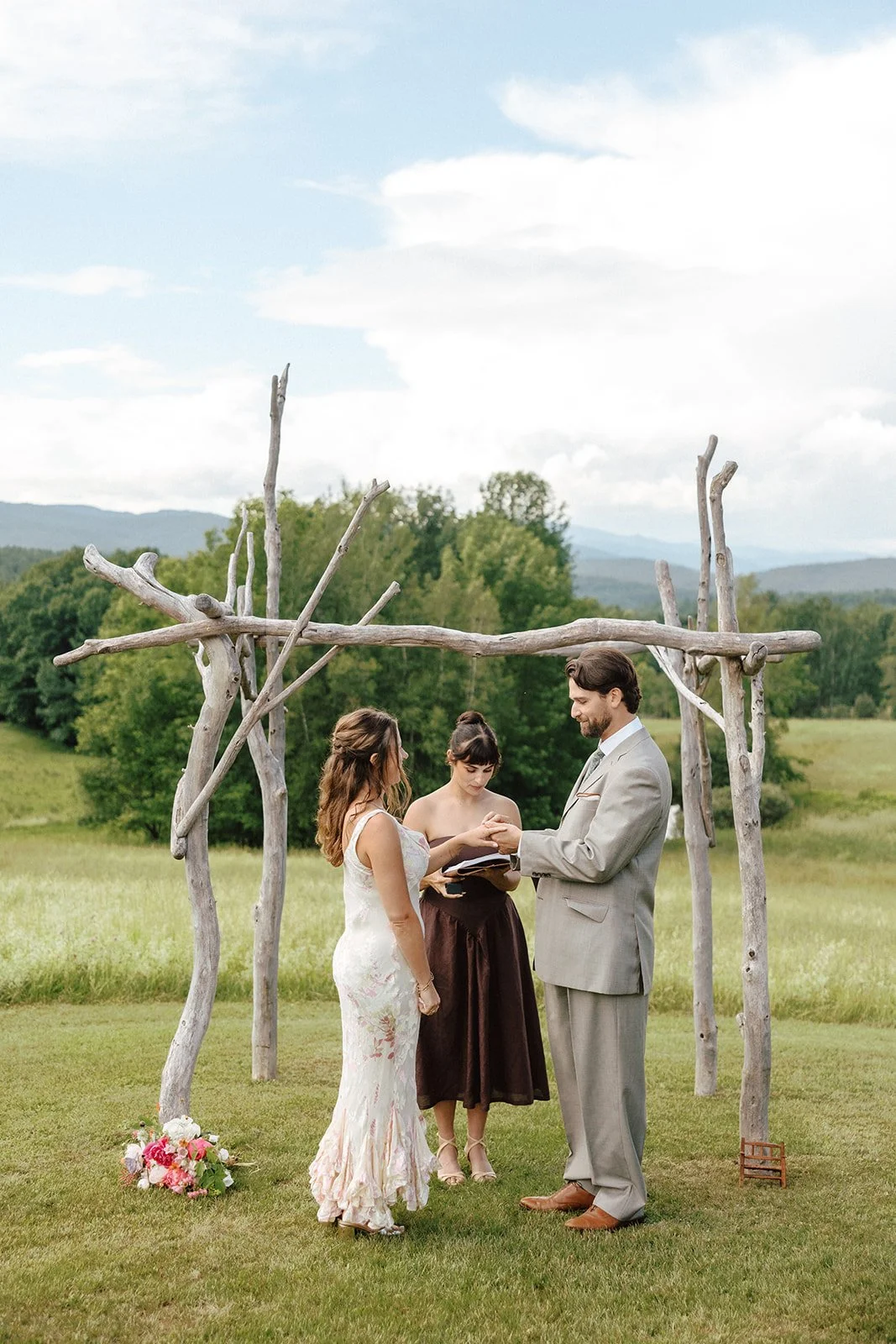 luna-munn-photography-intimate-vermont-wedding-emelia-dan0239.jpg