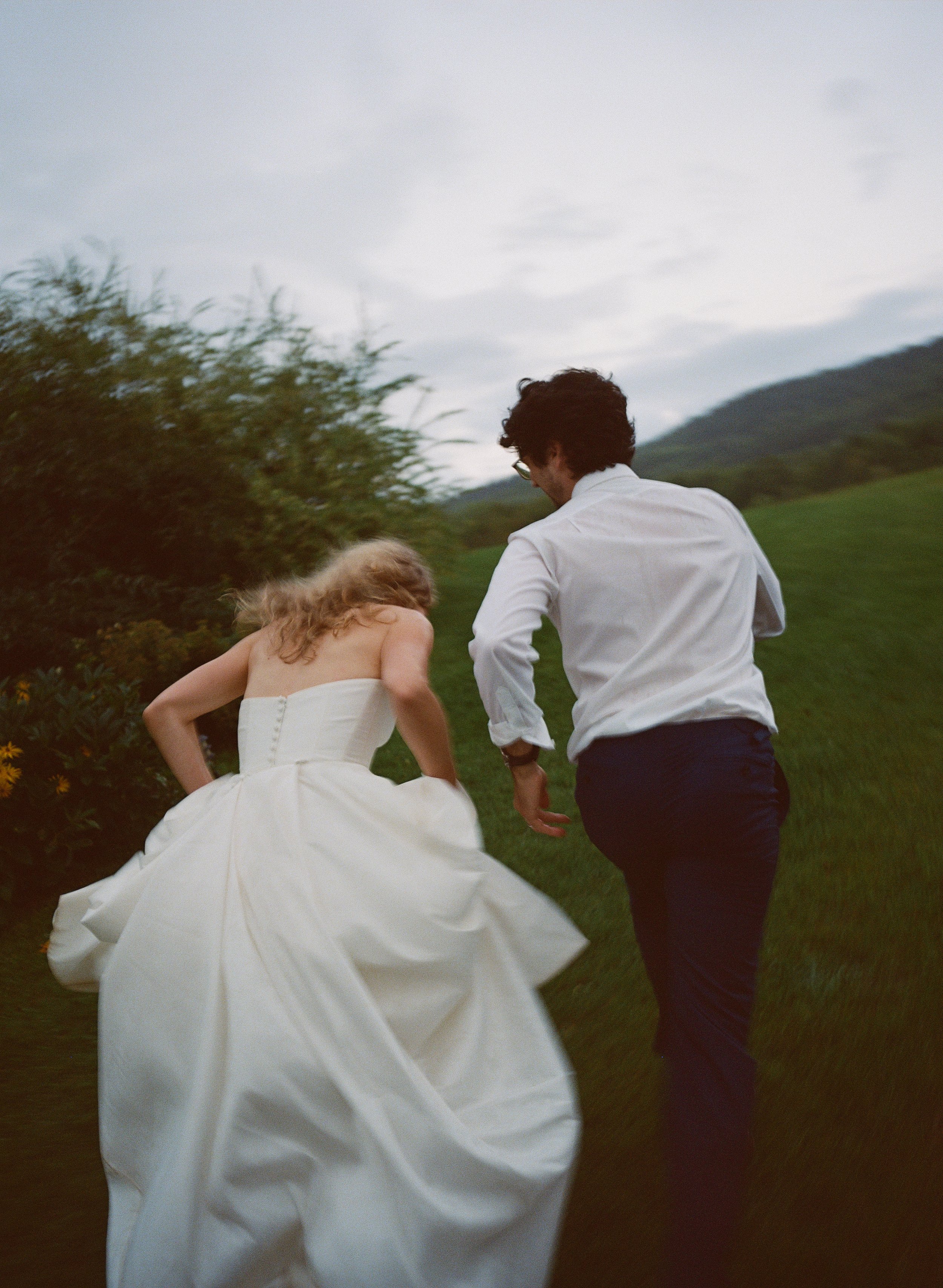 Ada+Chris_BlissRidgeFarm-62 (1).jpg