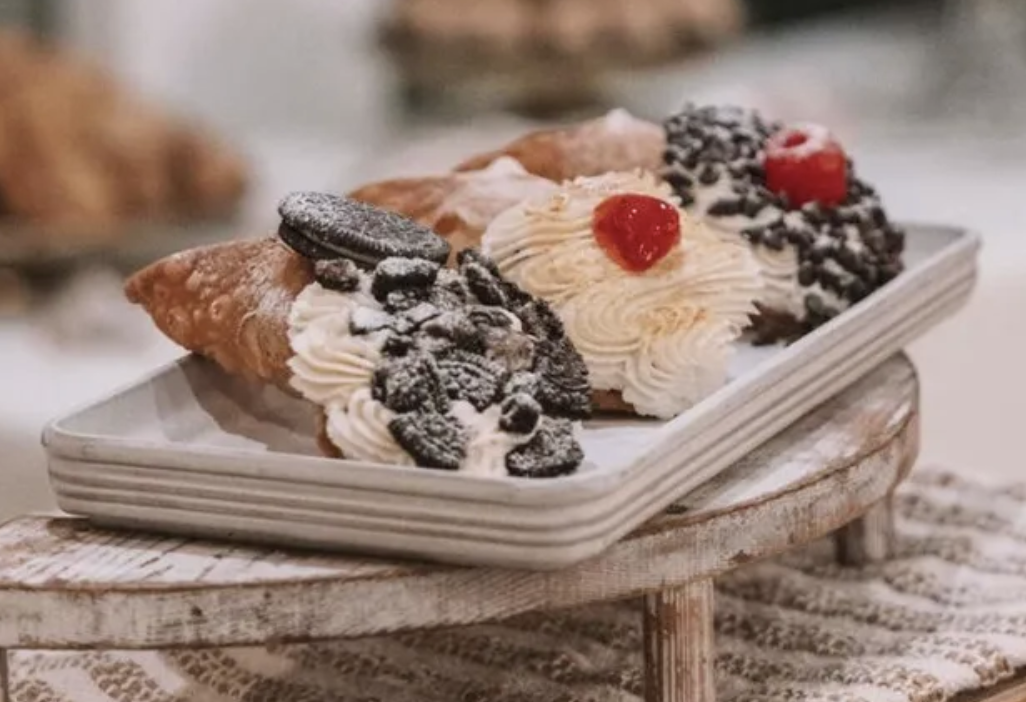 Bug and Bear's Cannoli