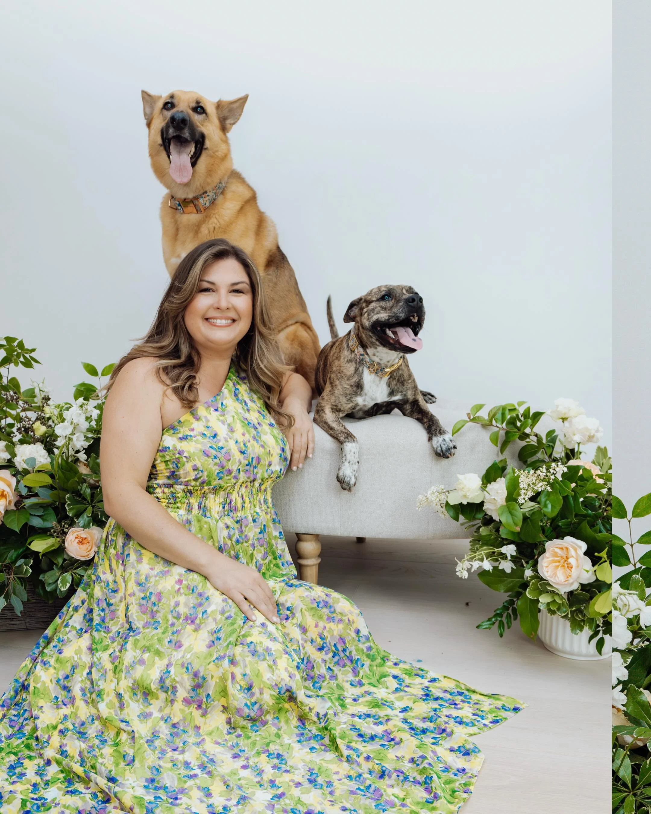 And you thought Mother&rsquo;s Day Minis were only for moms of little humans?! If that were the case, then how could I capture @ericainclt.slg and her very good girls?! 

#charlottephotographer 
#charlottedogphotographer 
#charlottefamilyphotographer