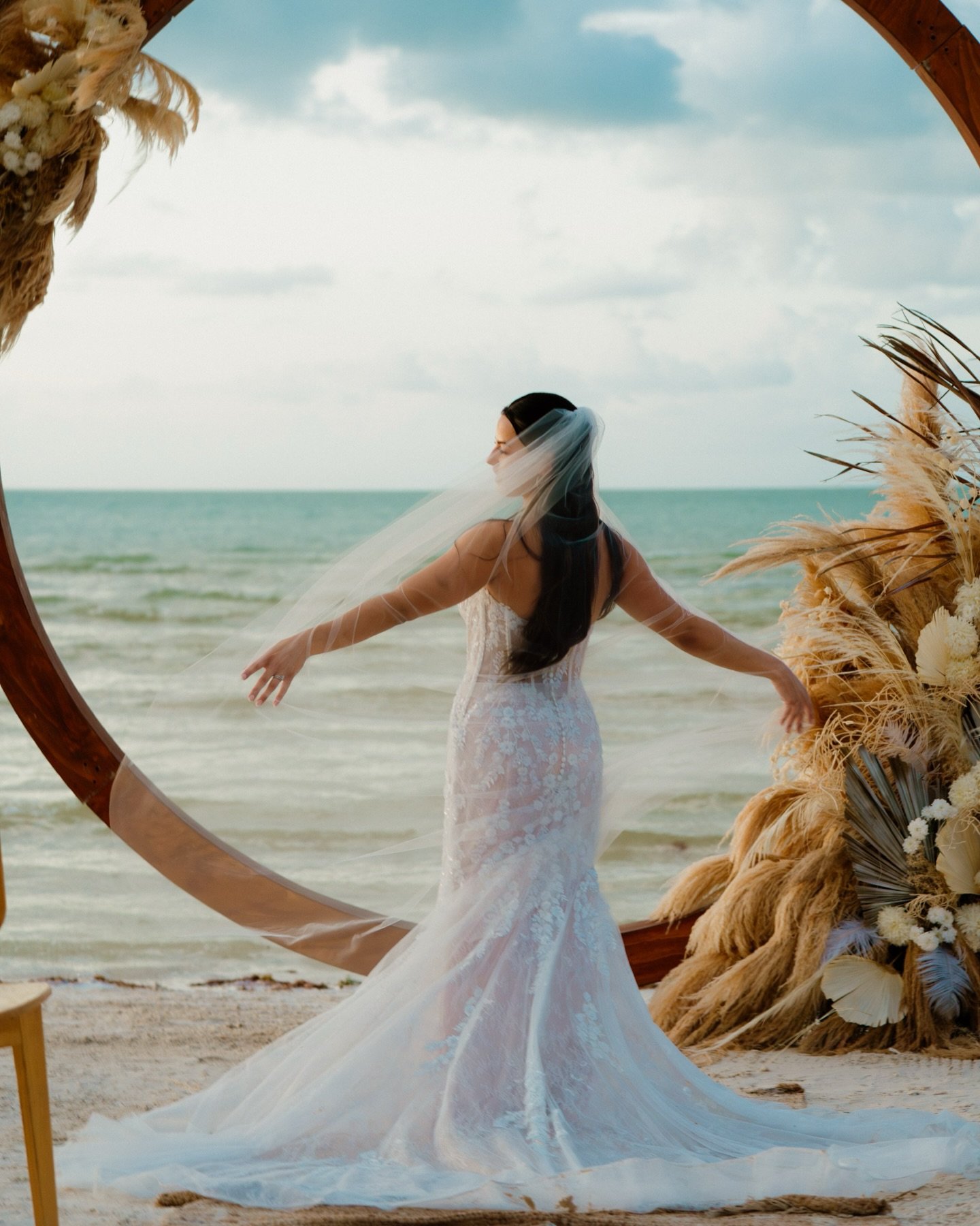 @laurenrboles and @bradenboles chose intimacy at every turn&mdash; a private civil ceremony, a family dinner, and choreographed dance moves that brought everyone together.

Cheers to L &amp; B, and thank you for letting us be part of your special day