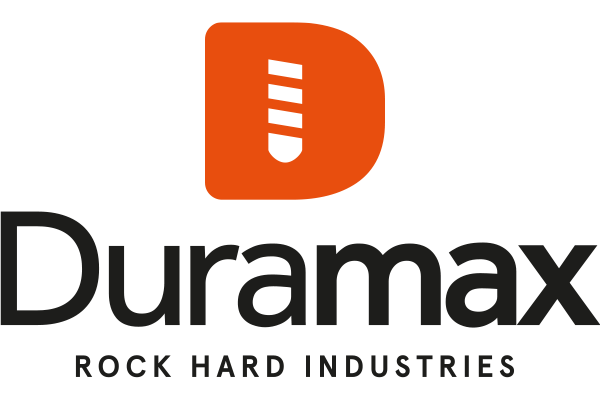 Duramax-logo, tähtää rock hard industries -tekstiin
