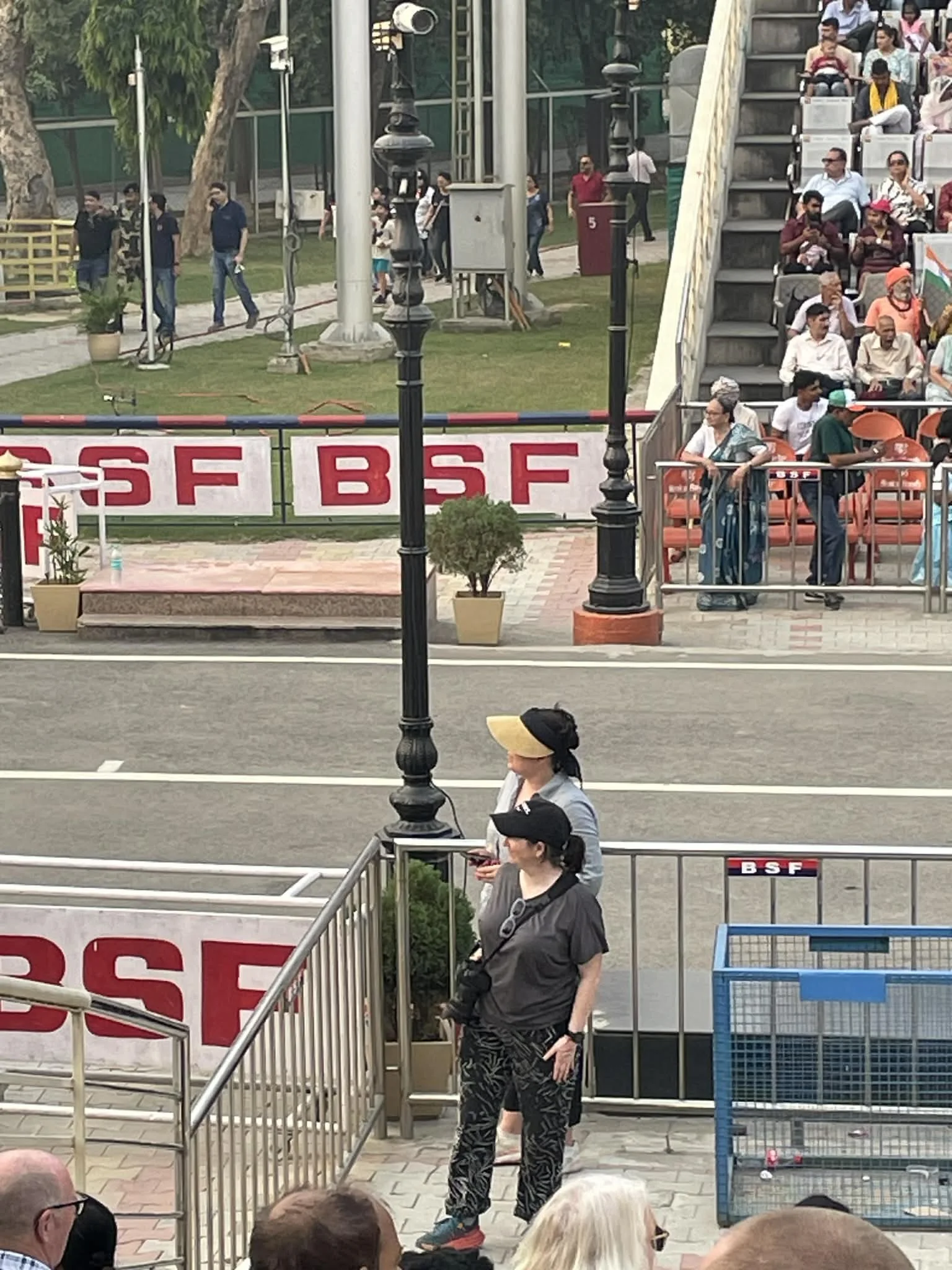 FQBaj-Bj.jpg