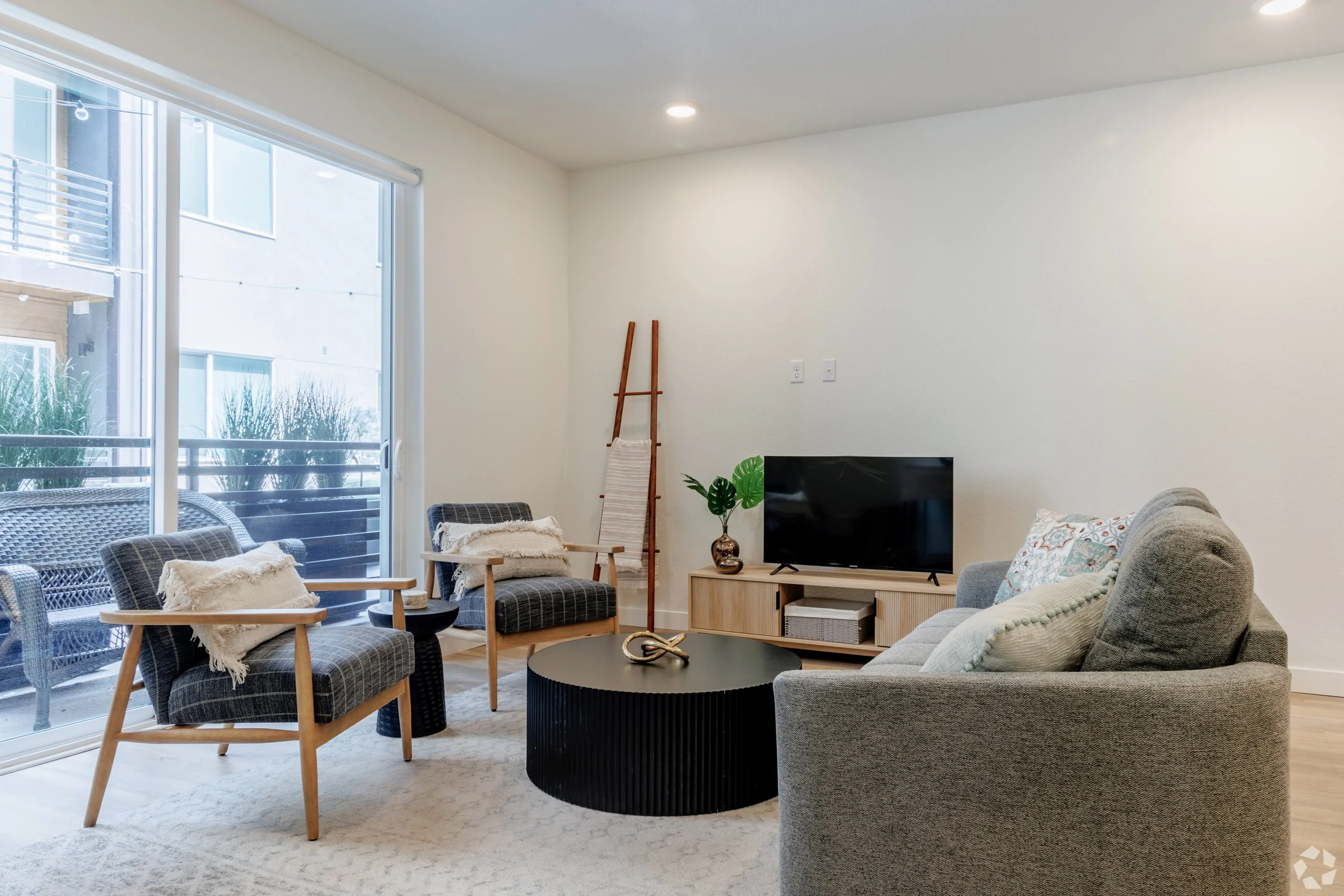 Enso-Zen-Apartments_010.jpg