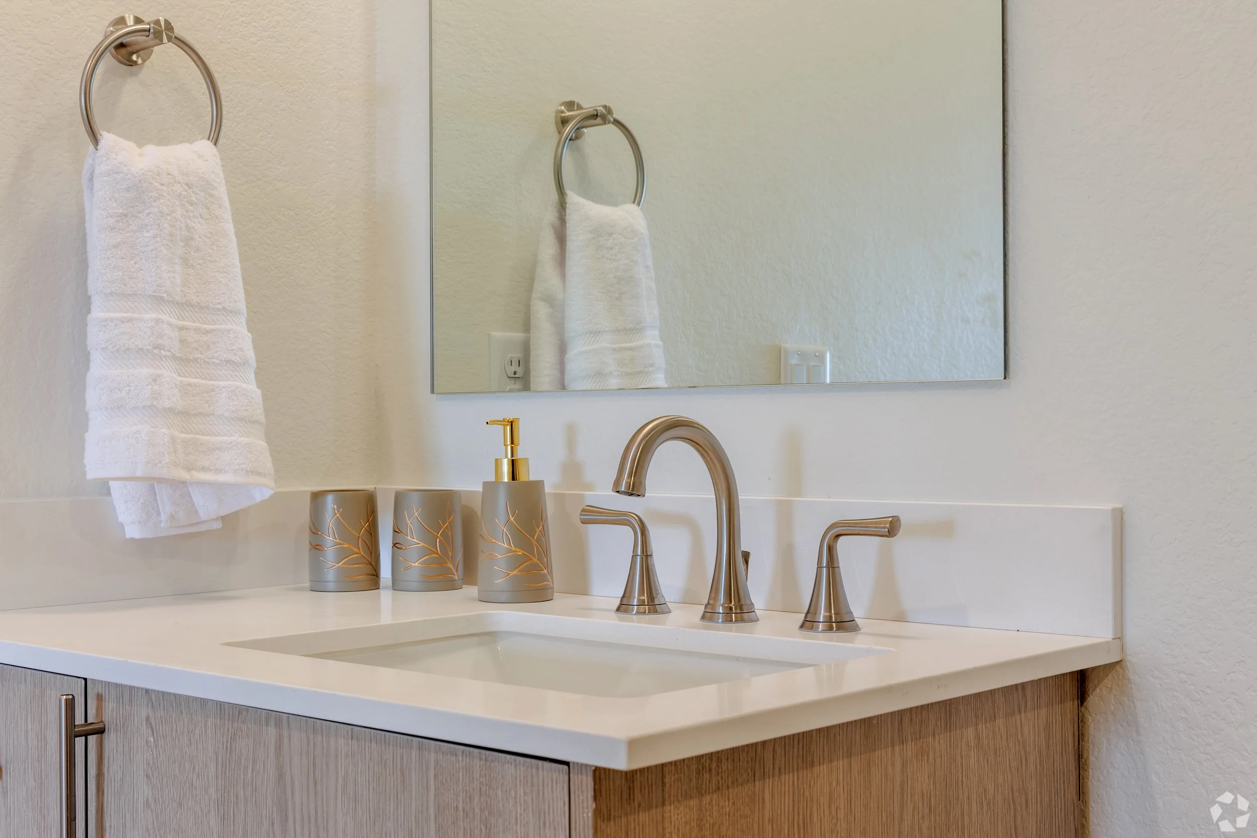 Enso-Zen-Apartments_011.jpg
