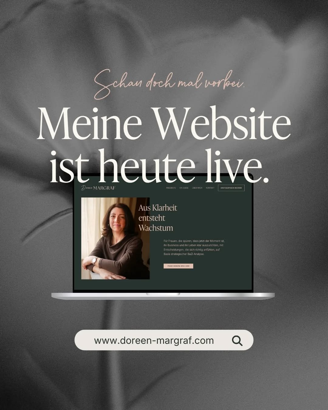 Heute teile ich etwas, das lange gereift ist.

Meine Arbeit. Meine Haltung. Mein Weg.

Ich begleite Frauen, die viel tragen
und sp&uuml;ren, dass ihr n&auml;chster Schritt nicht mehr aus Druck entstehen darf.

Mit BaZi Suanming und strategischem Ment