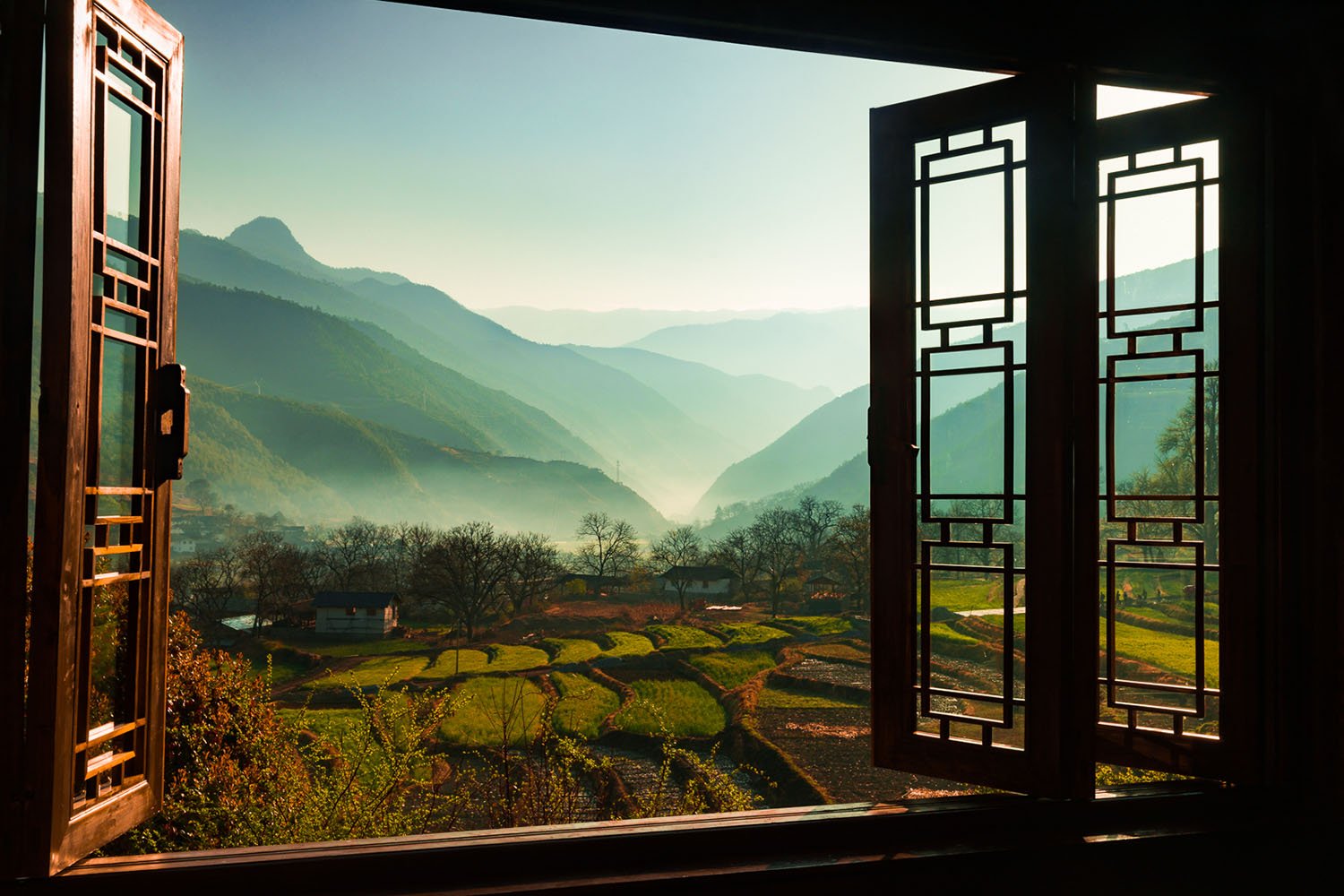 East Meets West: In the Footsteps of Marco Polo keynote speaking topic from Michael Yamashita