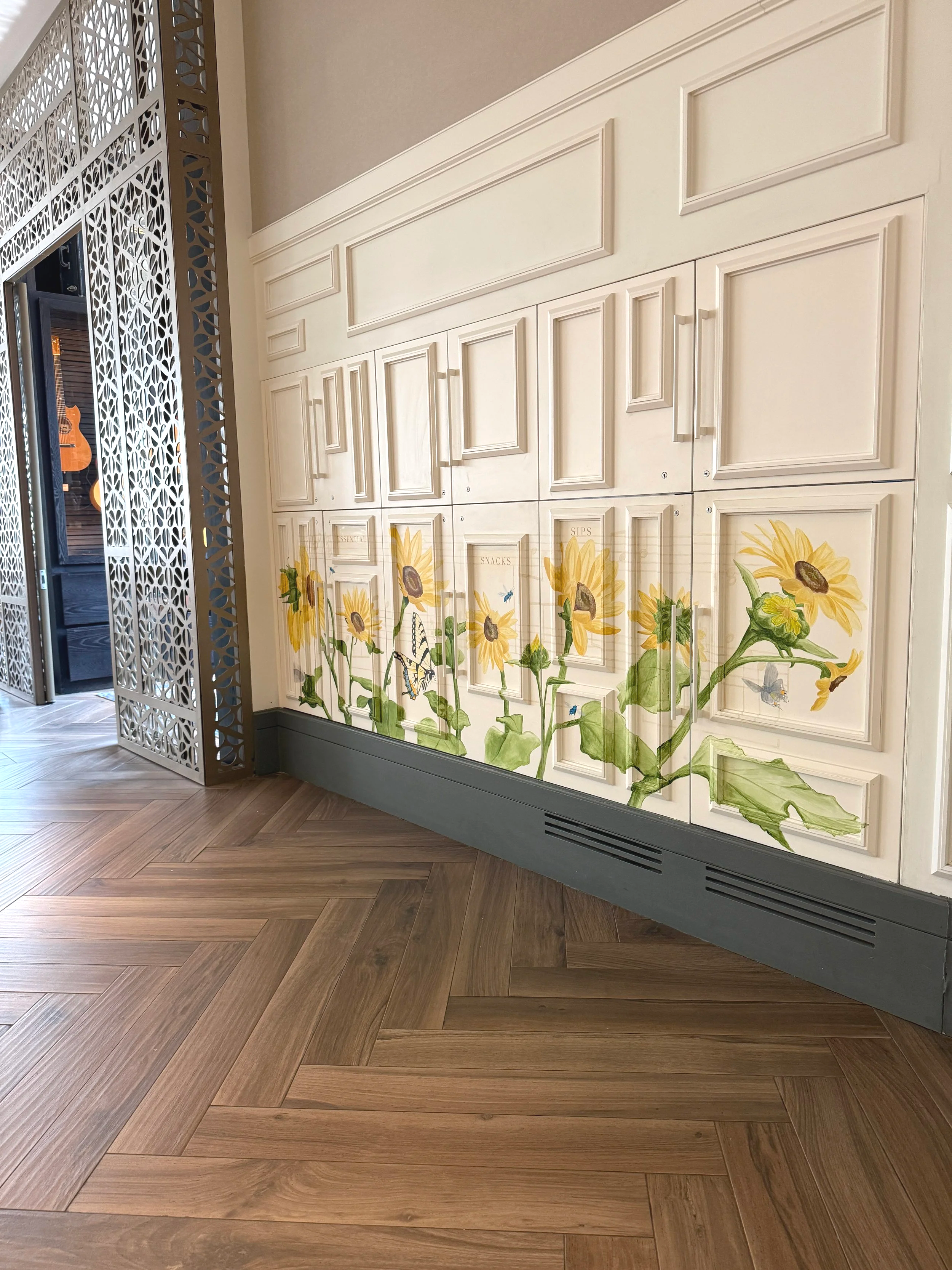Elizabeth Hotel Lobby mural
