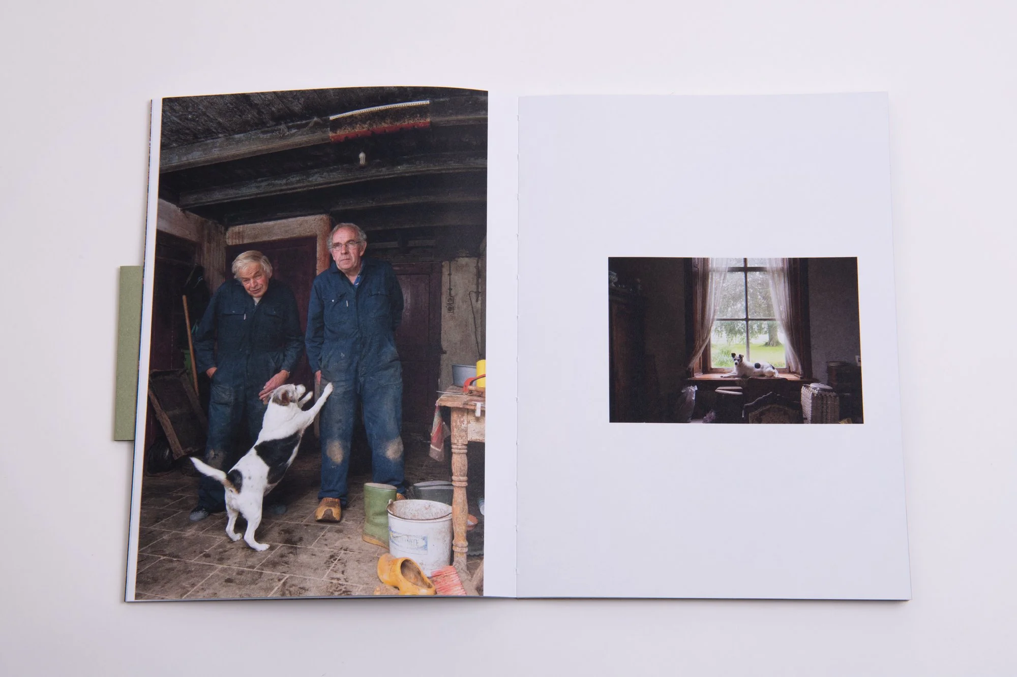 Boek Achter de IJssel - grote foto links kleine rechts
