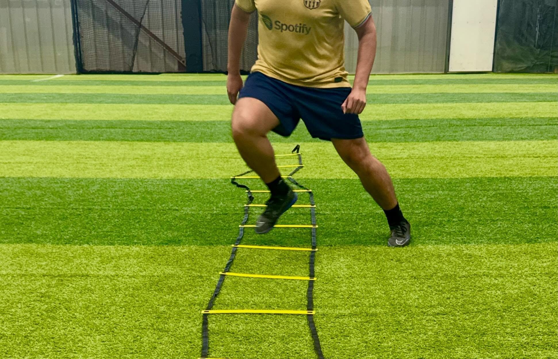 ~Feeling~ like an athlete again&nbsp;
If you have ever gone through a long recovery from an injury, you know better than anyone that your recovery can be just as much mental as it is physical.
Experiencing pain, discomfort, or fear of movement can al