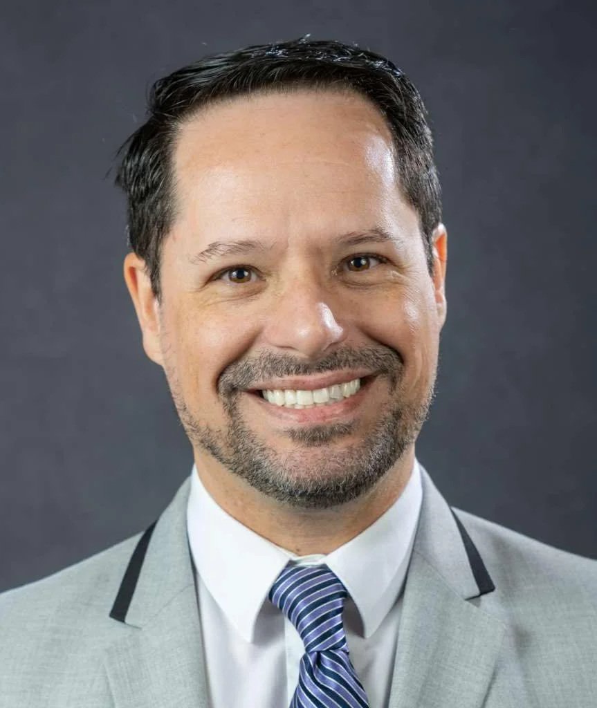 Dr. Robson Scoz