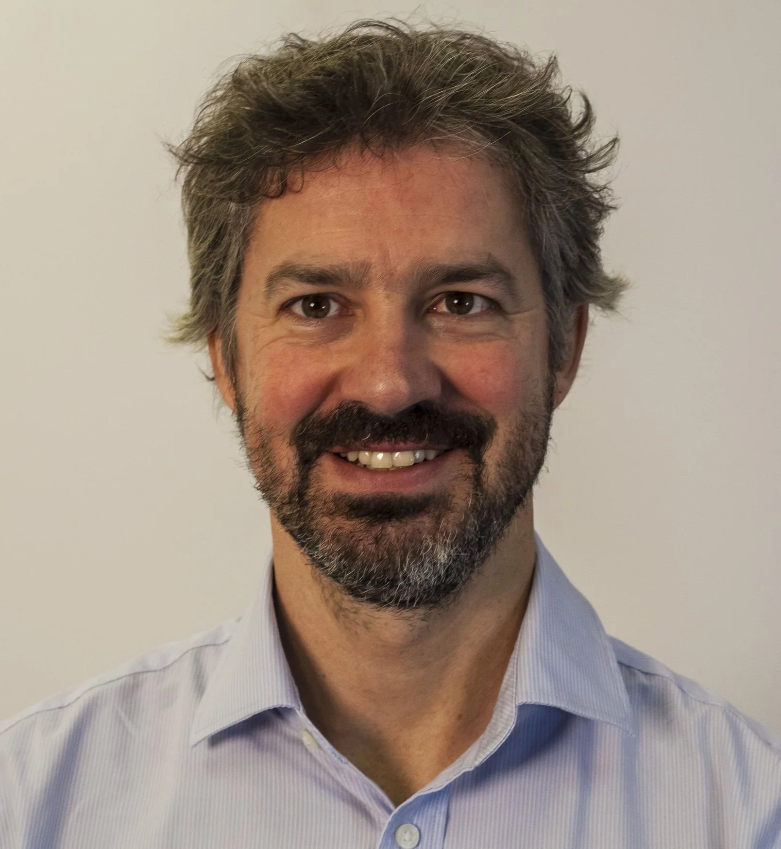 Dr. Mikel Egaña