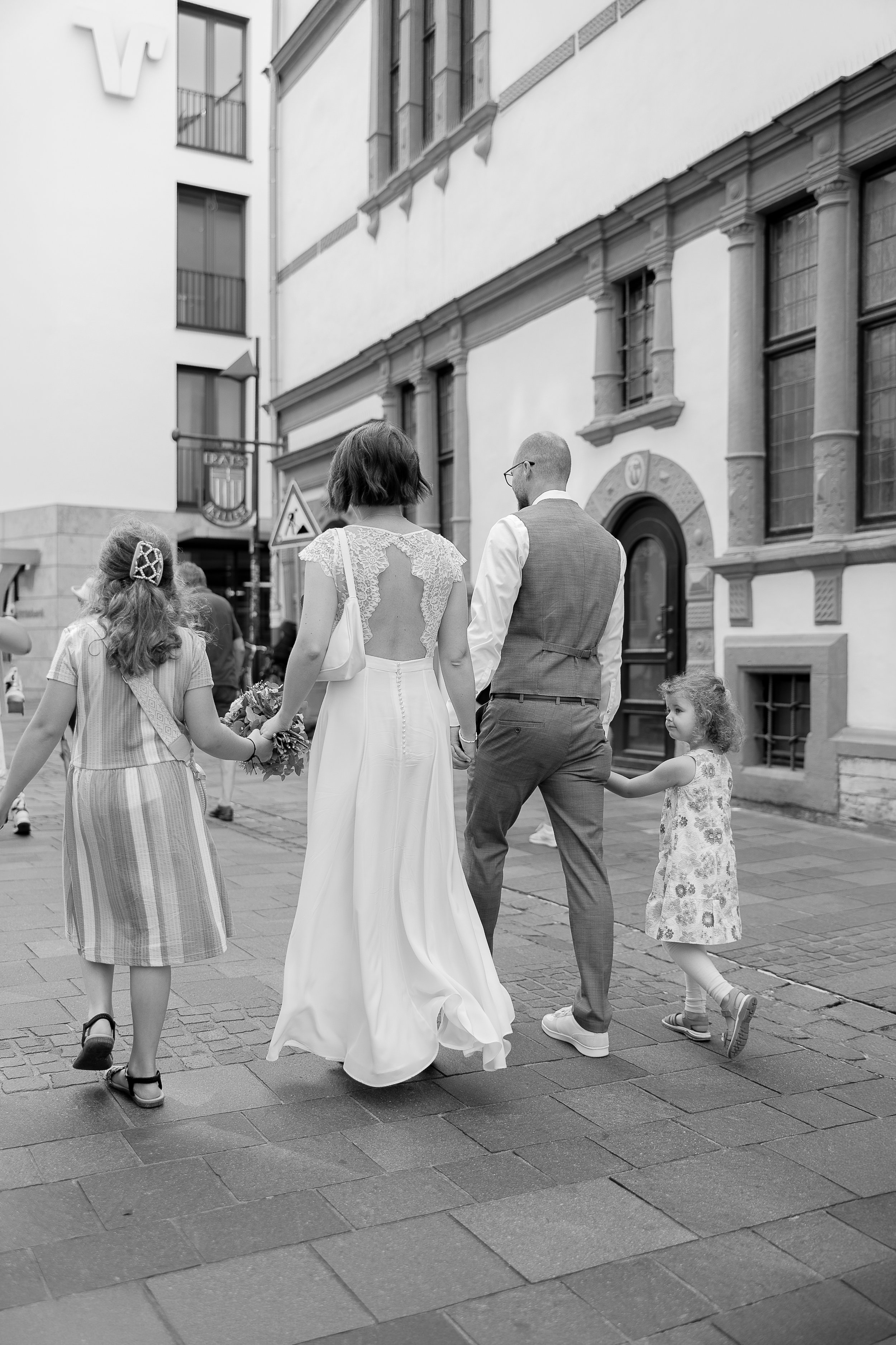 Lea + Alex Standesamtliche_Hochzeit-2.jpg
