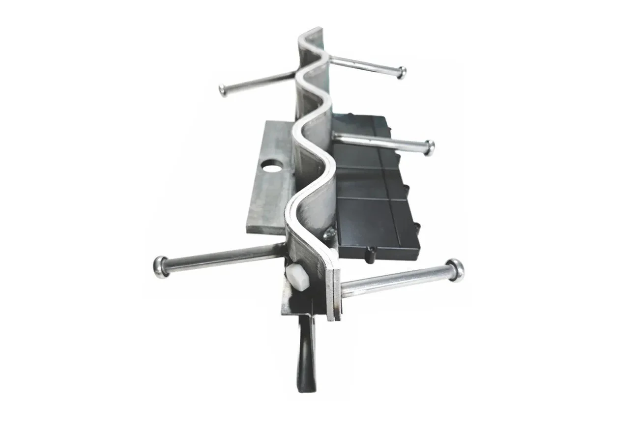 Conecto SINUS 04NS50-4D armored joint for industrial concrete floors. The unique upper sinus waved shape geometrically eliminates joint impacts from wheel traffic.