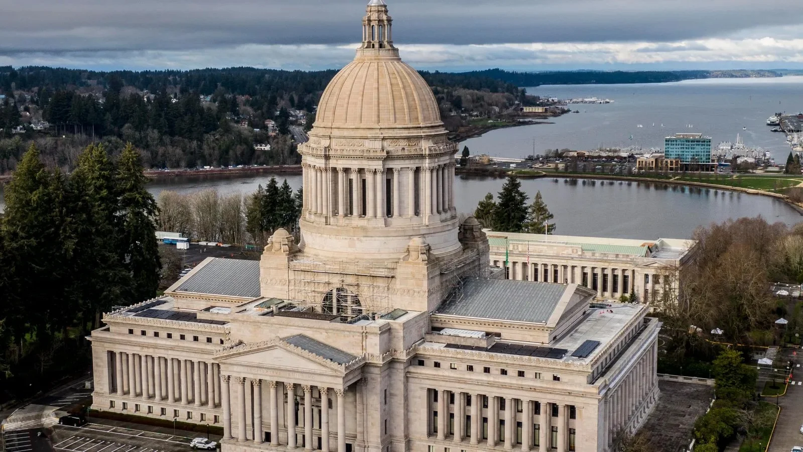 Washington legislature passes bill expanding food waste donation and recycling requirements