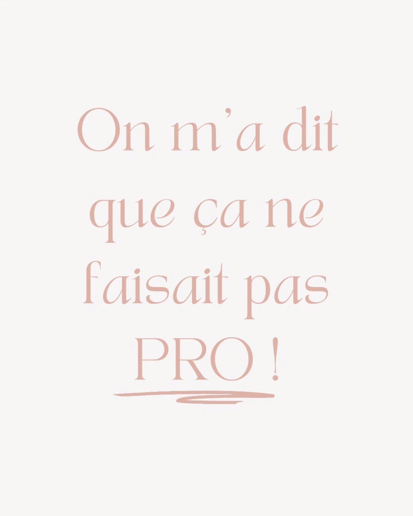 On m&rsquo;a dit que &ccedil;a ne faisait pas pro.

Pourtant, depuis 2020 et apr&egrave;s avoir accompagn&eacute; plus de 200 mari&eacute;es, et beaucoup d'autres personnes lors des cours de maquillage, je sais une chose : ma priorit&eacute;, c&rsquo