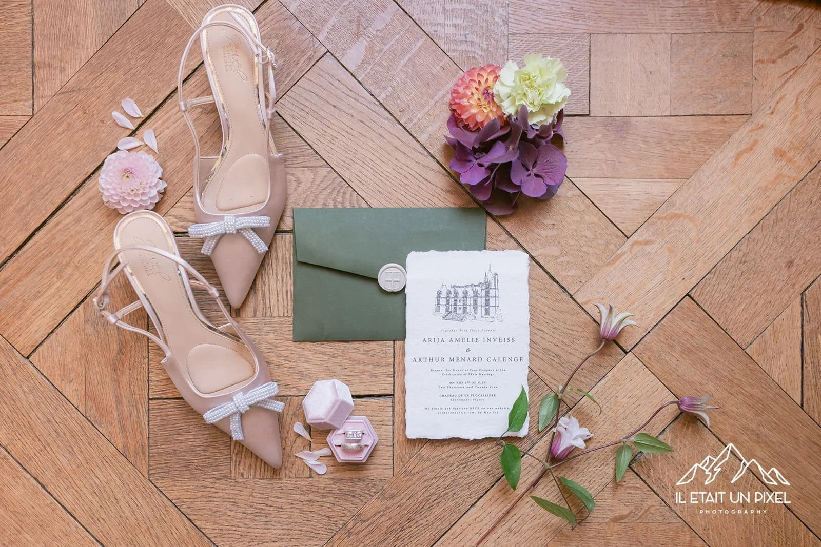 Flatlay mariage élégant et haut de gamme