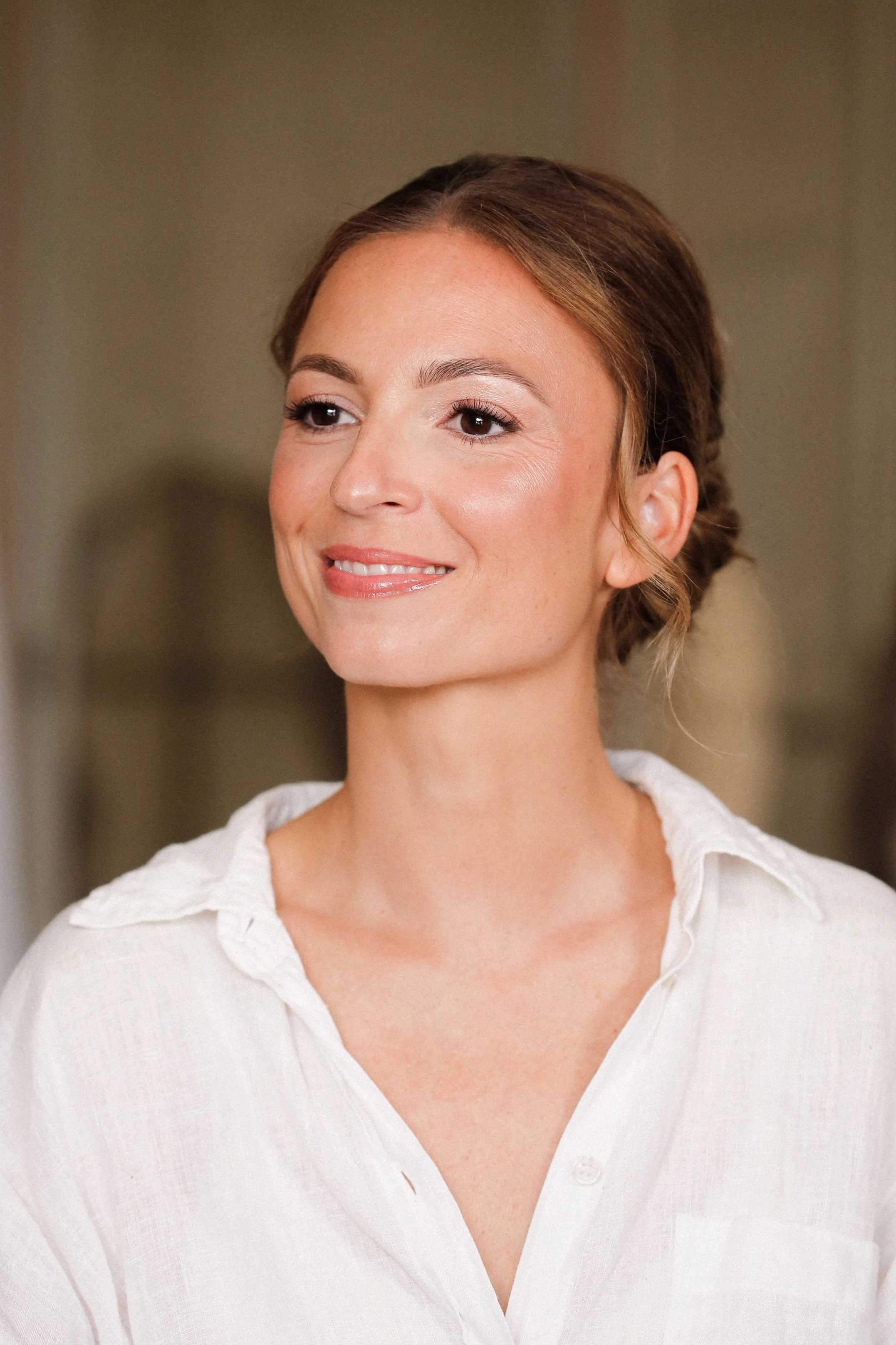 Maquillage mariée naturel frais lumineux - mariée blonde aux yeux marrons