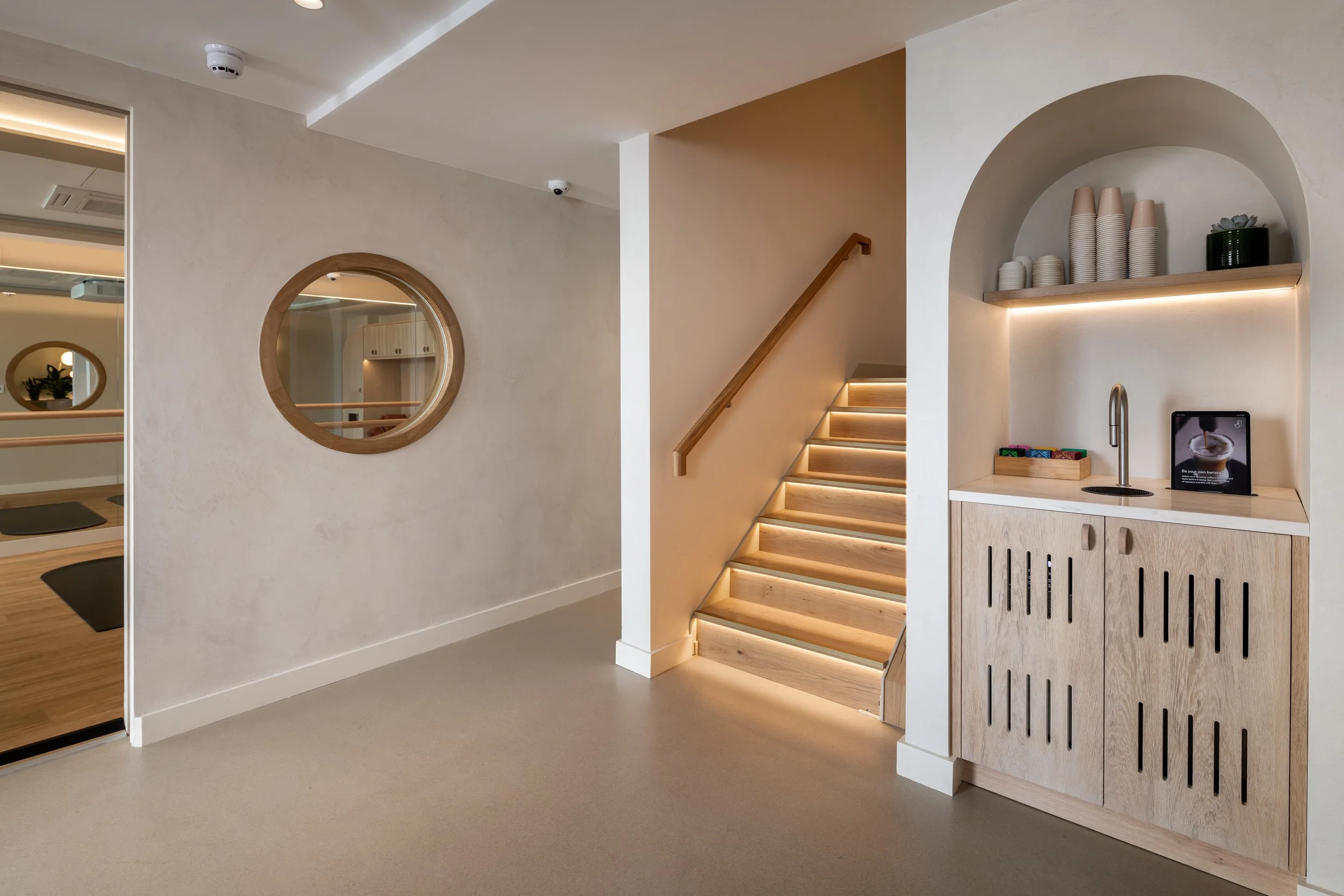 10- Notting Hill Club - Photography © Theo Tzia.jpg