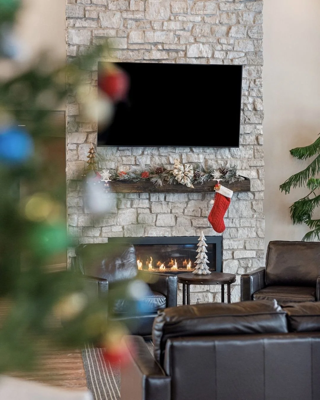 Where neighbours become friends.⁠
⁠
Our community lounge at Sawmill Flats is designed for connection, comfort, and everyday moments, whether it&rsquo;s a quiet coffee, a casual catch-up, or time to unwind by the fire.⁠
⁠
Because home is more than you