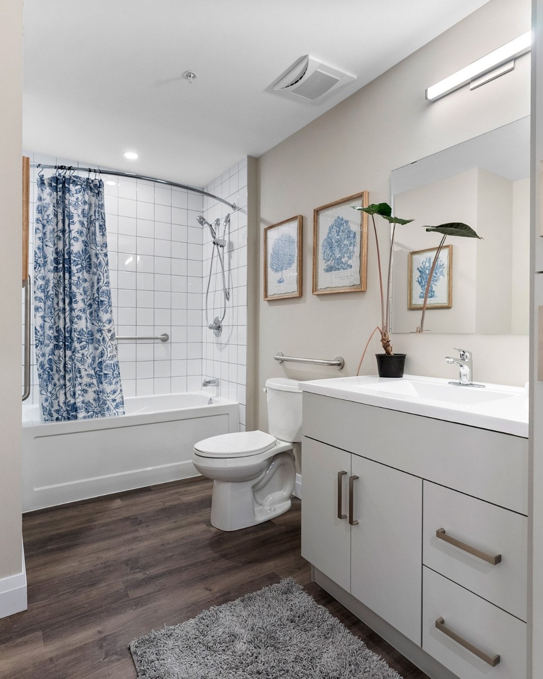 Start your day right ✨ ⁠
⁠
Small details make a difference. Modern finishes, intuitive layouts, and calming light turn everyday routines into moments of ease. At Sawmill Flats, the bathroom isn&rsquo;t just functional&mdash;it&rsquo;s a space to take