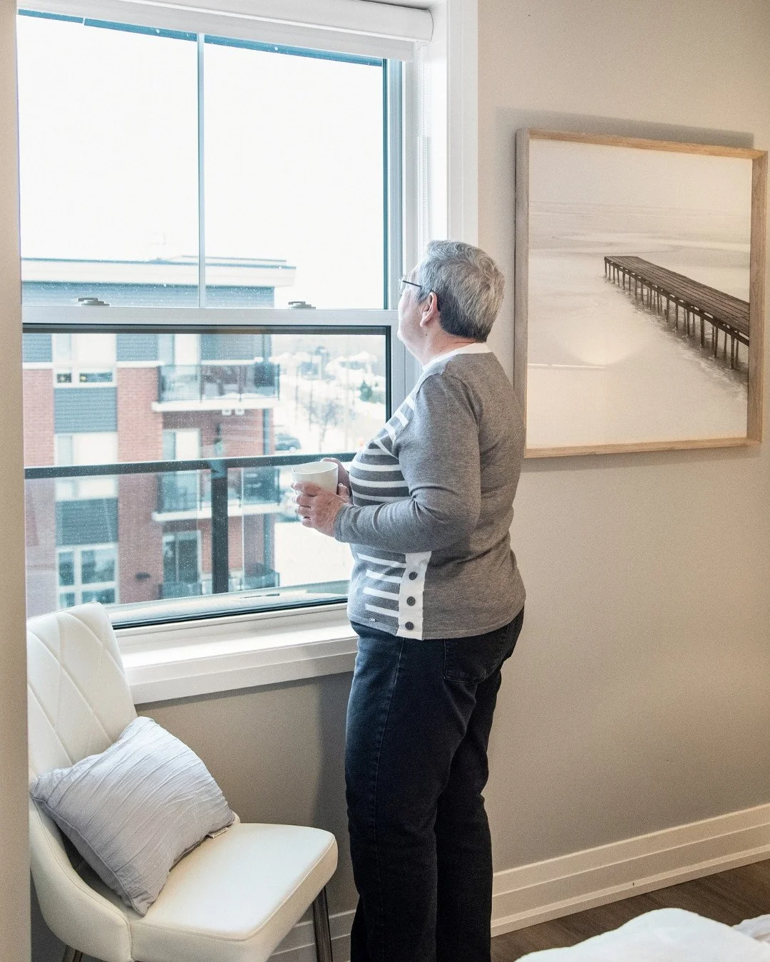 Some comforts aren&rsquo;t just felt &ndash; they last. 🌿⁠
⁠
Warm interiors, natural light, and spaces that invite you to stay awhile. At Sawmill Flats, it&rsquo;s not just about how a space looks &ndash; it&rsquo;s how it welcomes you back, day aft