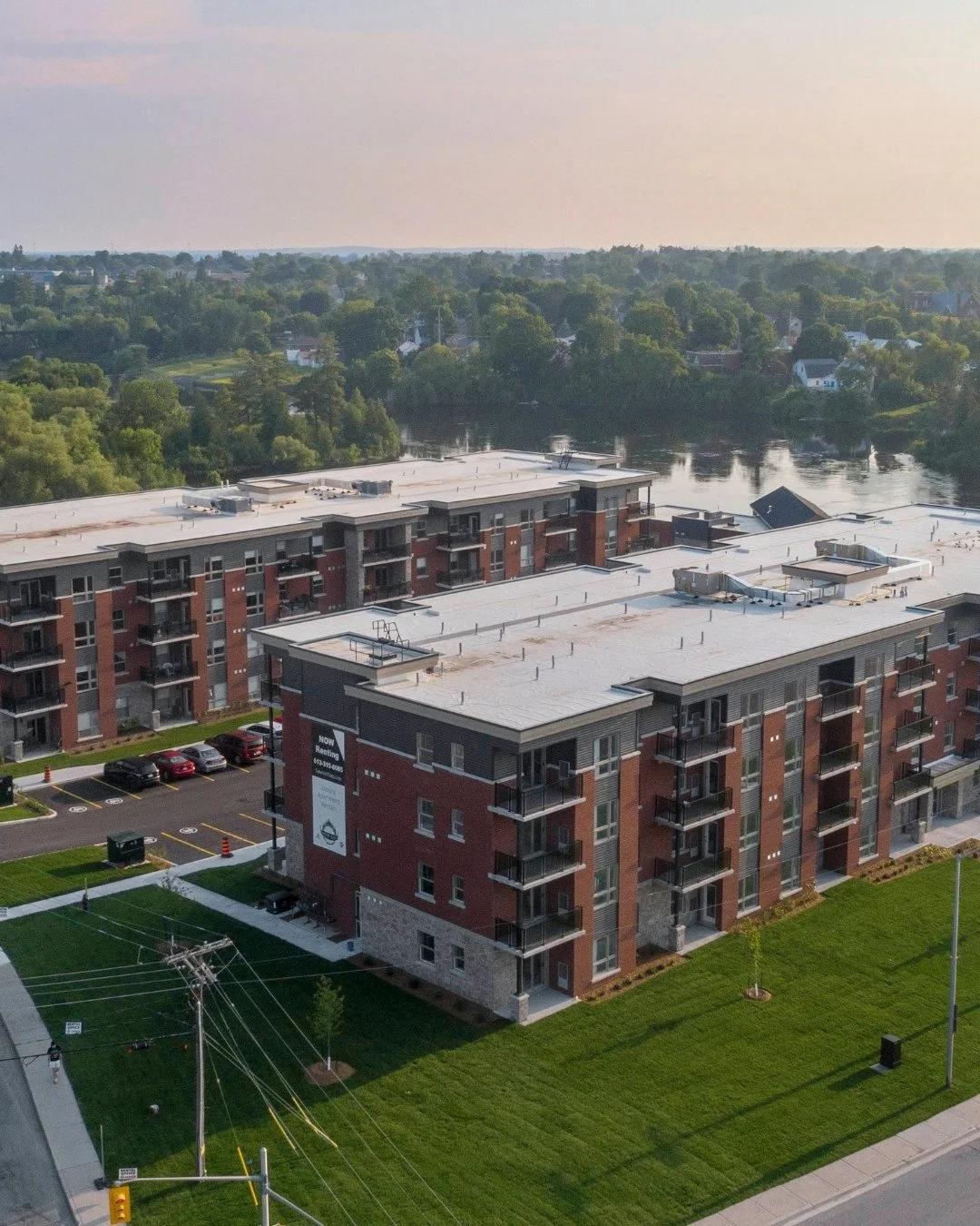 Step inside and experience Sawmill Flats for yourself. ⁠
⁠
Thoughtfully designed spaces, inviting amenities, and a community built around everyday comfort &mdash; all ready to be explored in person. ⁠
⁠
Join us for our Open House this Friday, April 1