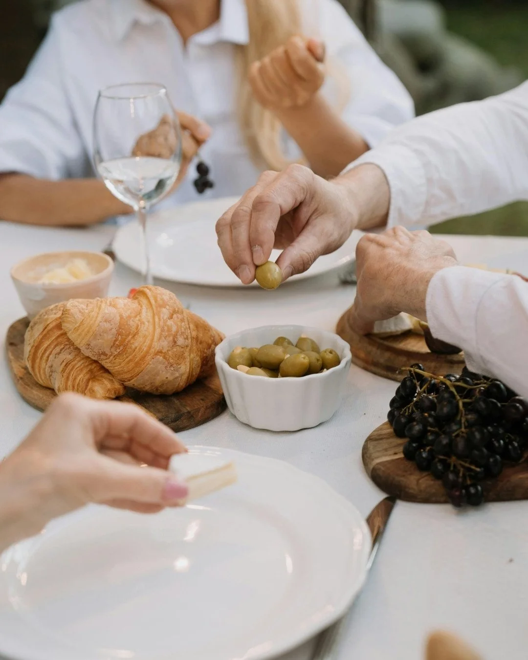 Spring days are meant to be enjoyed outside. �⁠
⁠
At Sawmill Flats, the outdoor patio offers a simple way to slow down, spend time in the fresh air, and make the most of the season &ndash; whether you&rsquo;re relaxing, gathering, or just taking a mo